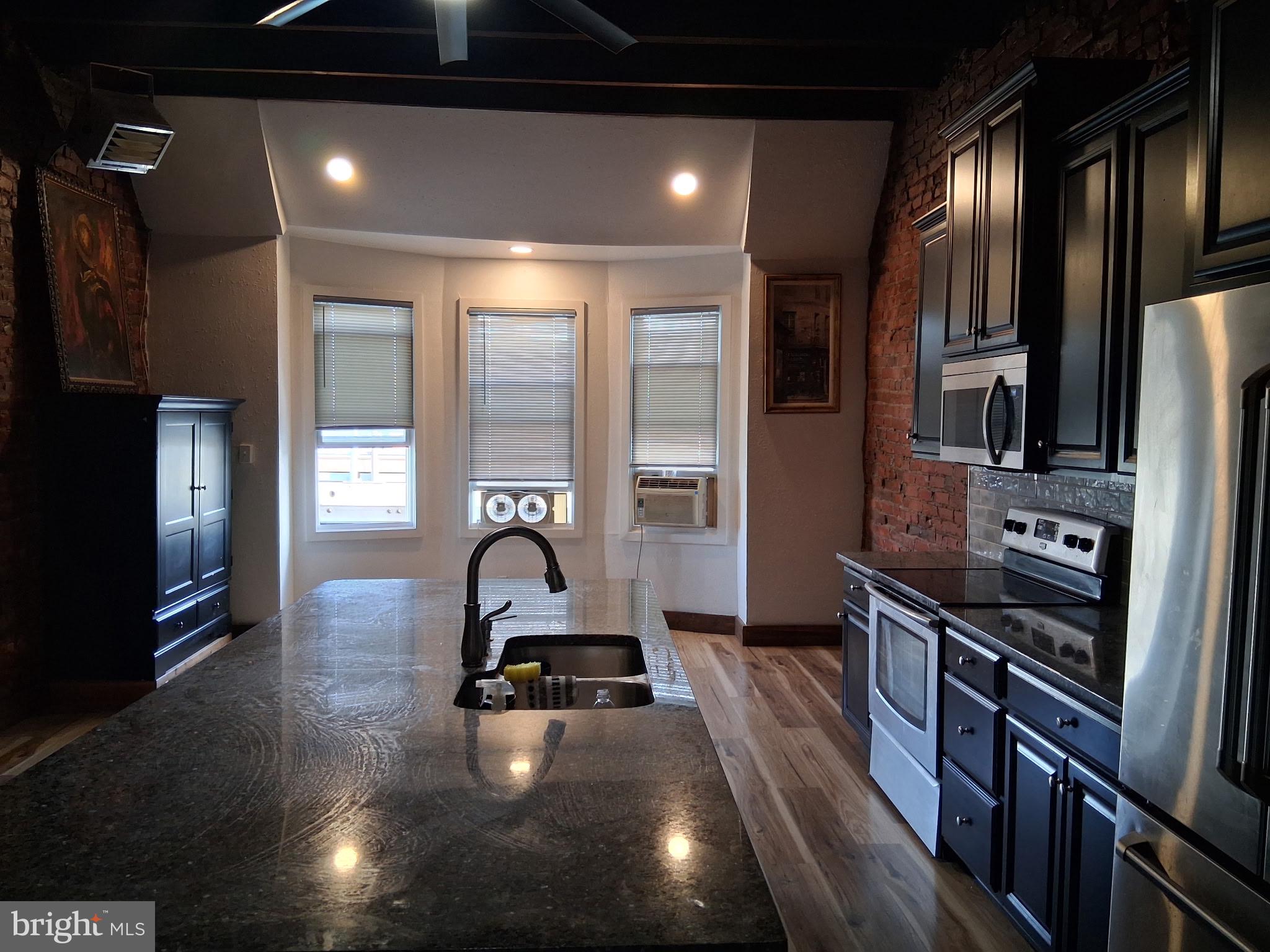 KENSINGTON - Residential