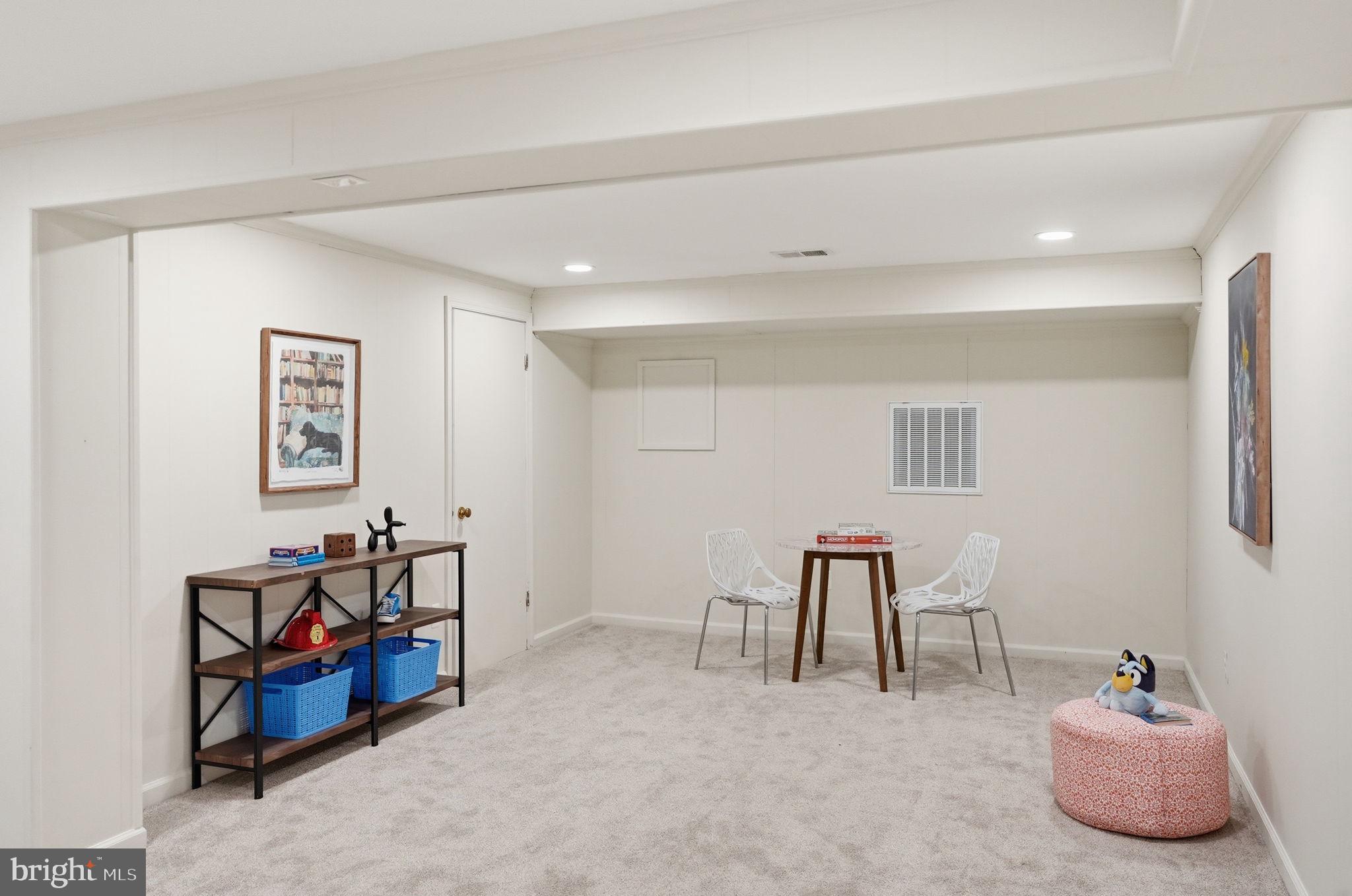COLESVILLE OUTSIDE - Residential