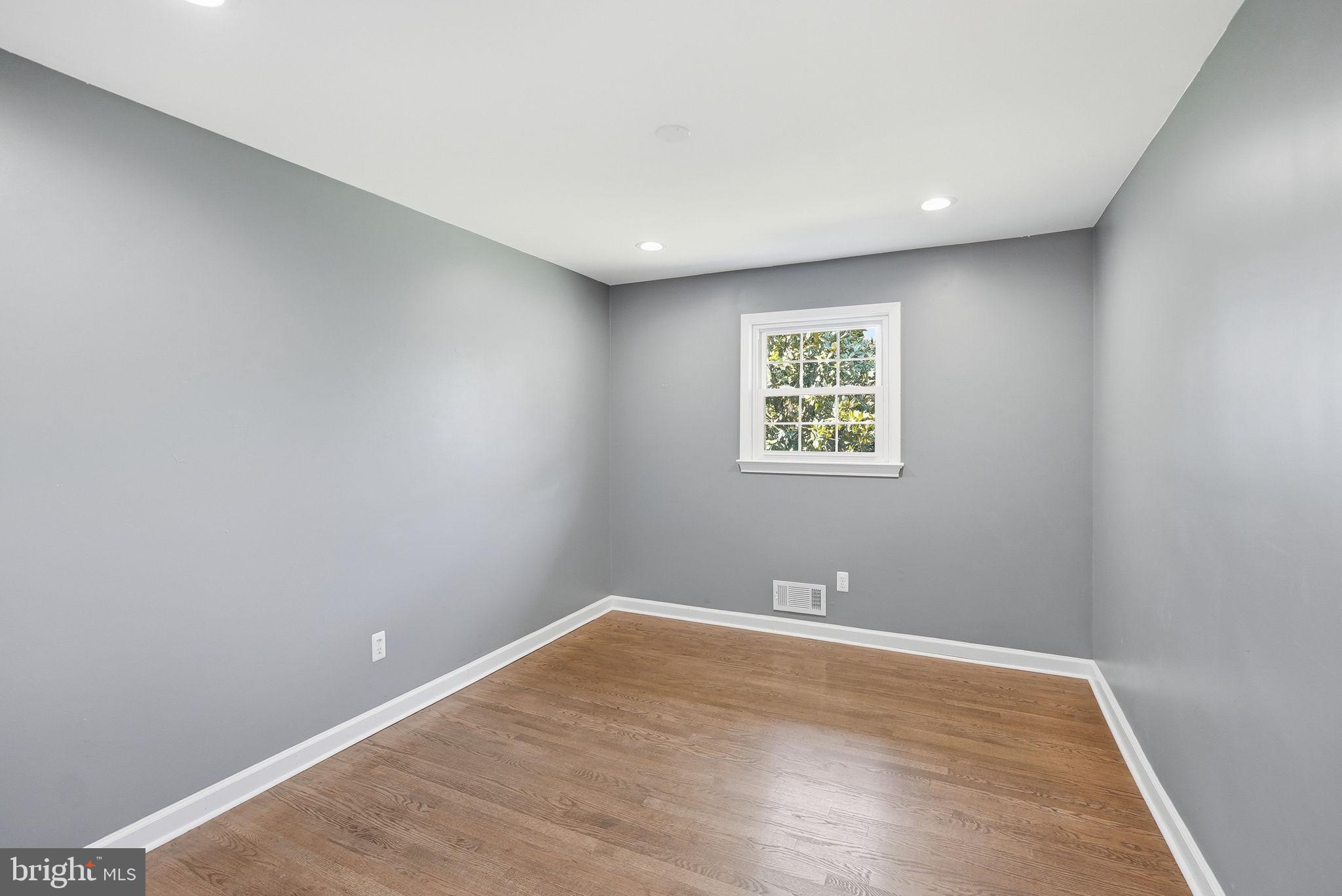 COLESVILLE OUTSIDE - Residential