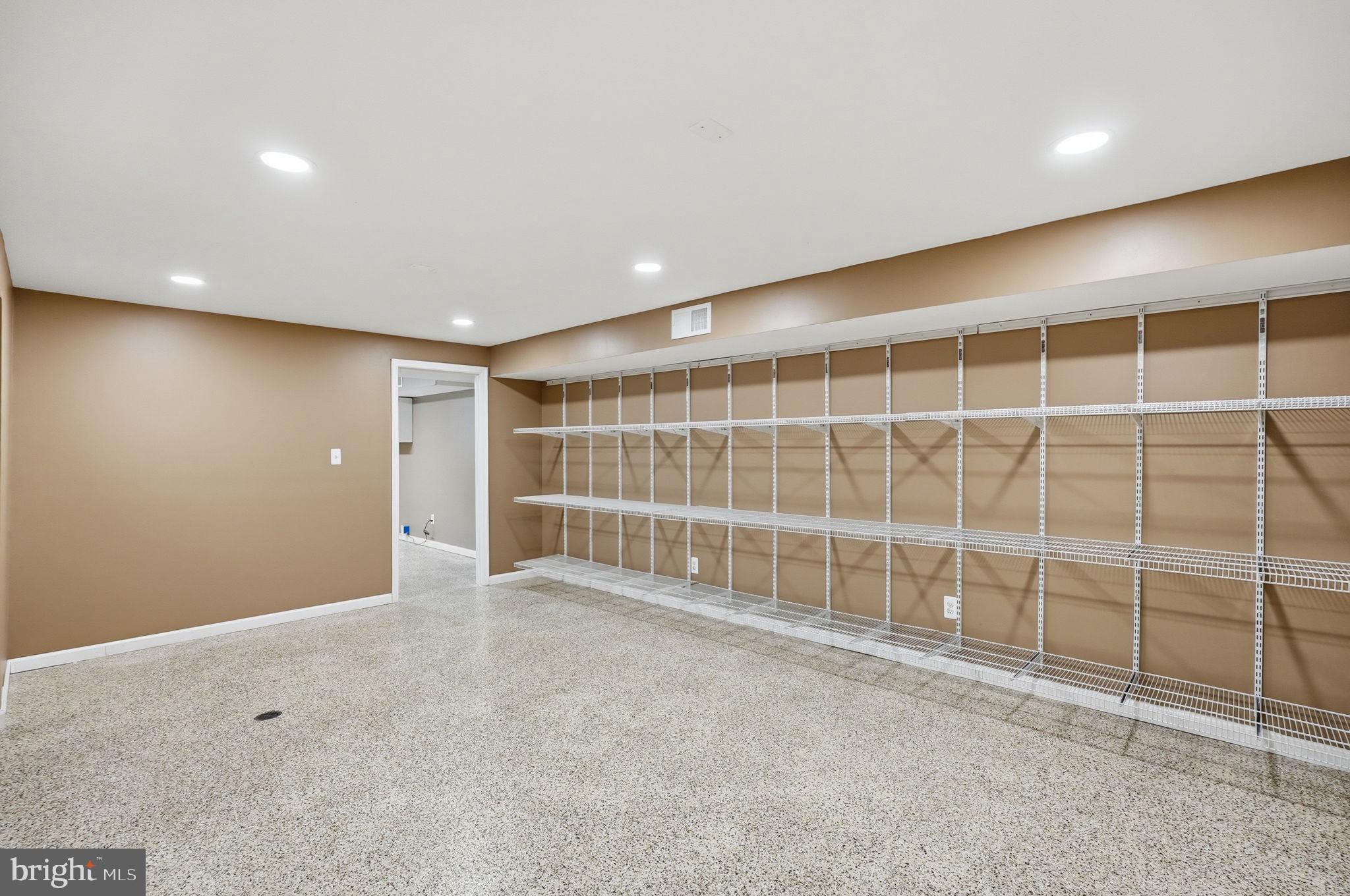 COLESVILLE OUTSIDE - Residential
