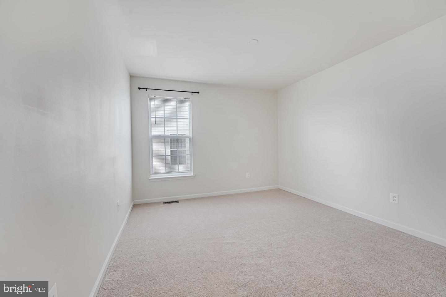 EMBREY MILL - Residential Lease