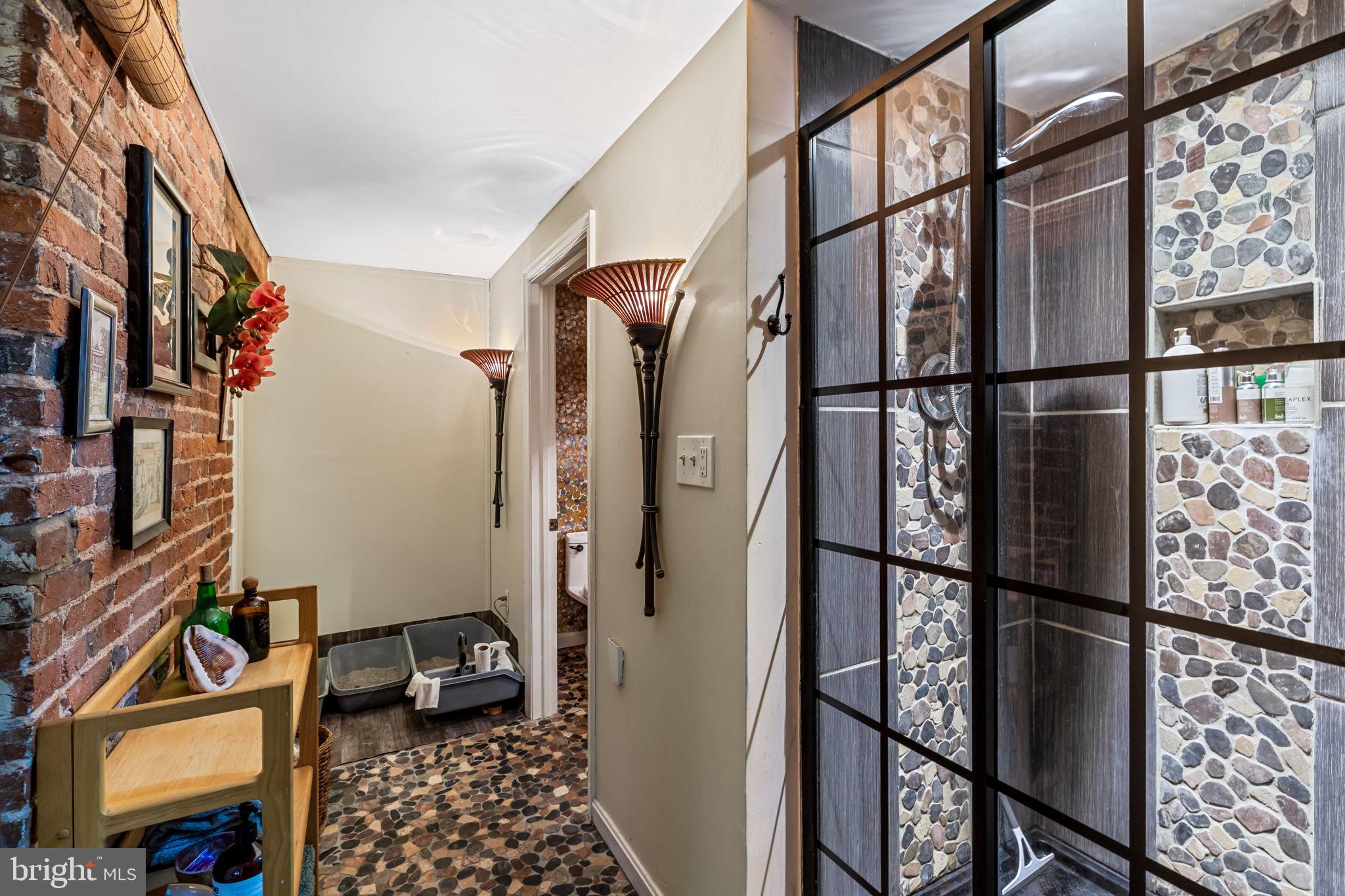 BOLTON HILL HISTORIC DISTRICT - Residential Income