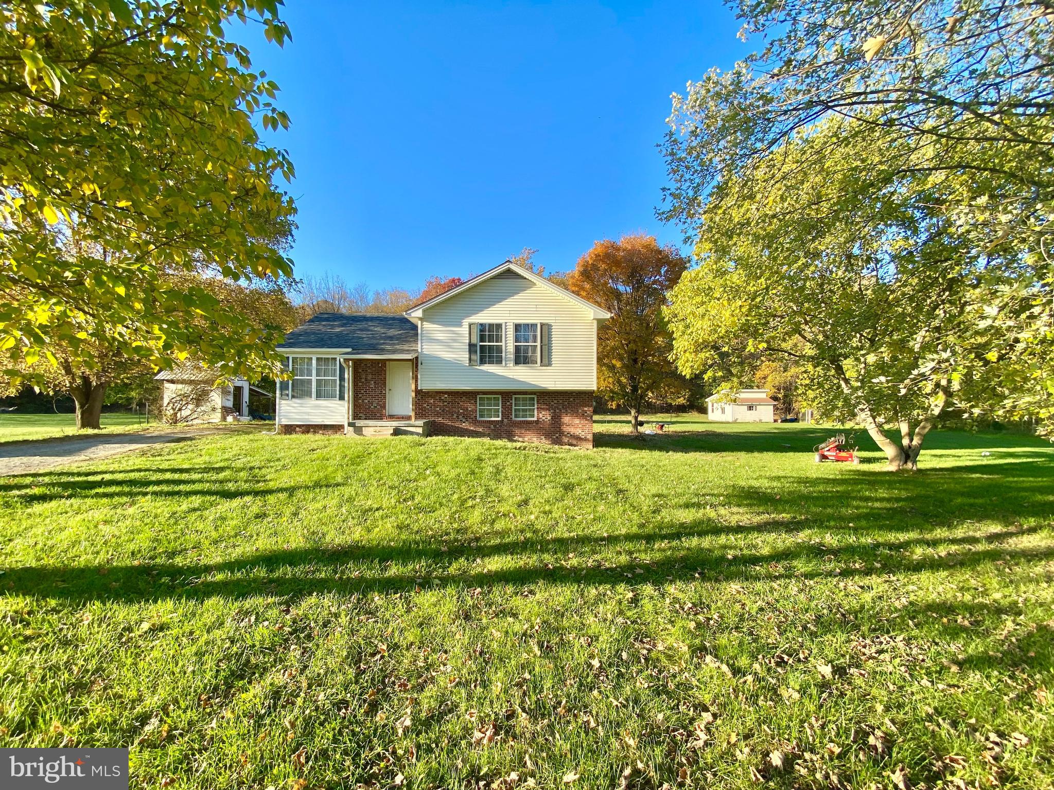 BACK ON THE MARKET DUE TO NO FAULT OF THE SELLER. 

Discover this beautiful split-level home boasting over 1,500 square feet of comfortable living space. With 3 bedrooms and 2 baths, this tranquil mountain retreat is perfect for both relaxation and entertaining.  This home boasts Spacious open lot for outdoor enjoyment, New shingle roof, Energy-efficient ductless heating and cooling system, Stylish LVP flooring throughout, Fresh interior paint and New deck, perfect for gatherings.  Conveniently located near Corridor H, this home offers easy access to your work destinations and nearby amenities.  Don’t miss out on this fantastic opportunity! Call us today to schedule your private showing!