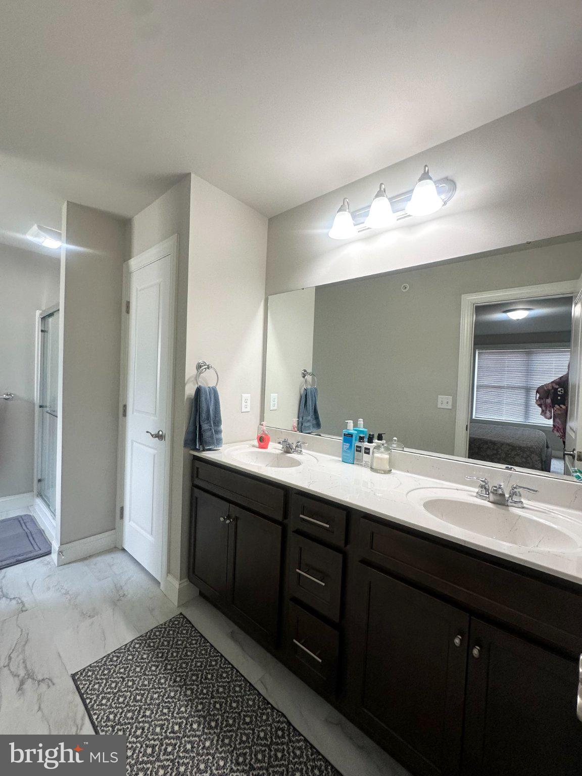 WOODLAND HILLS - Residential