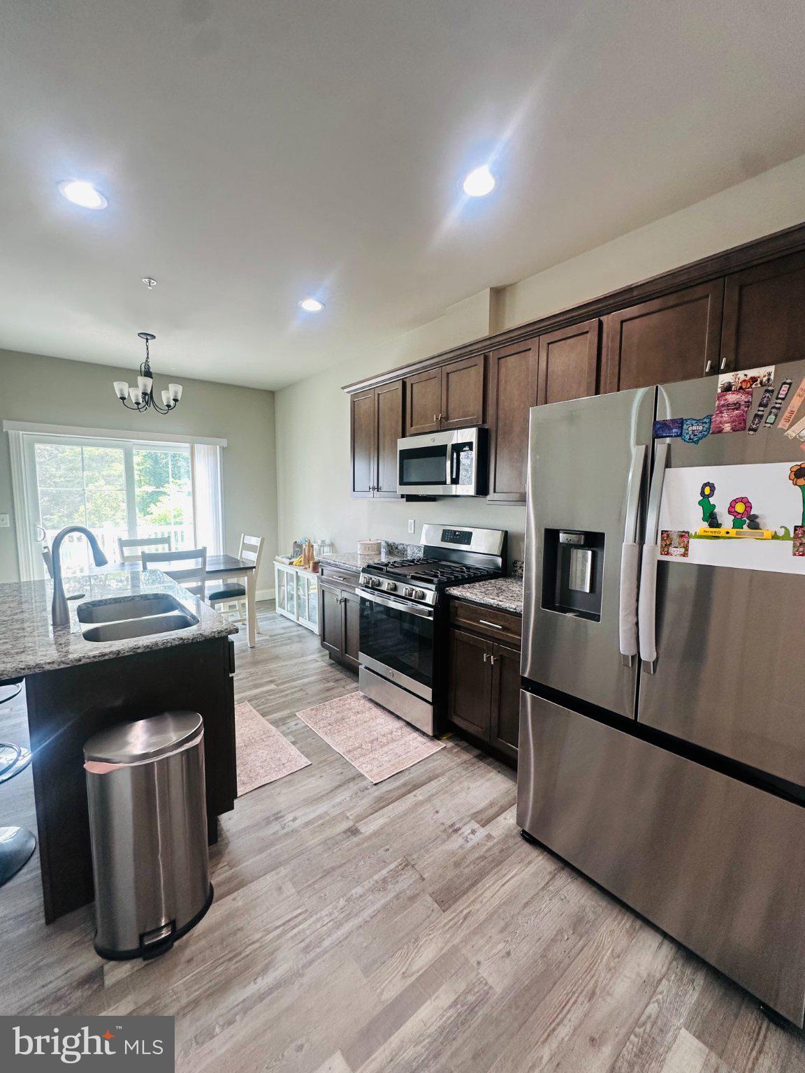 WOODLAND HILLS - Residential