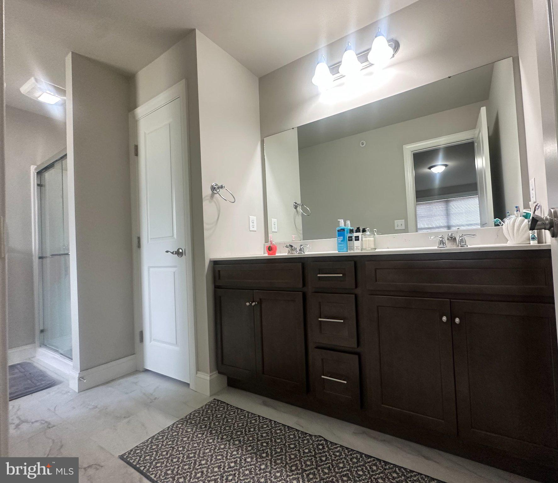 WOODLAND HILLS - Residential