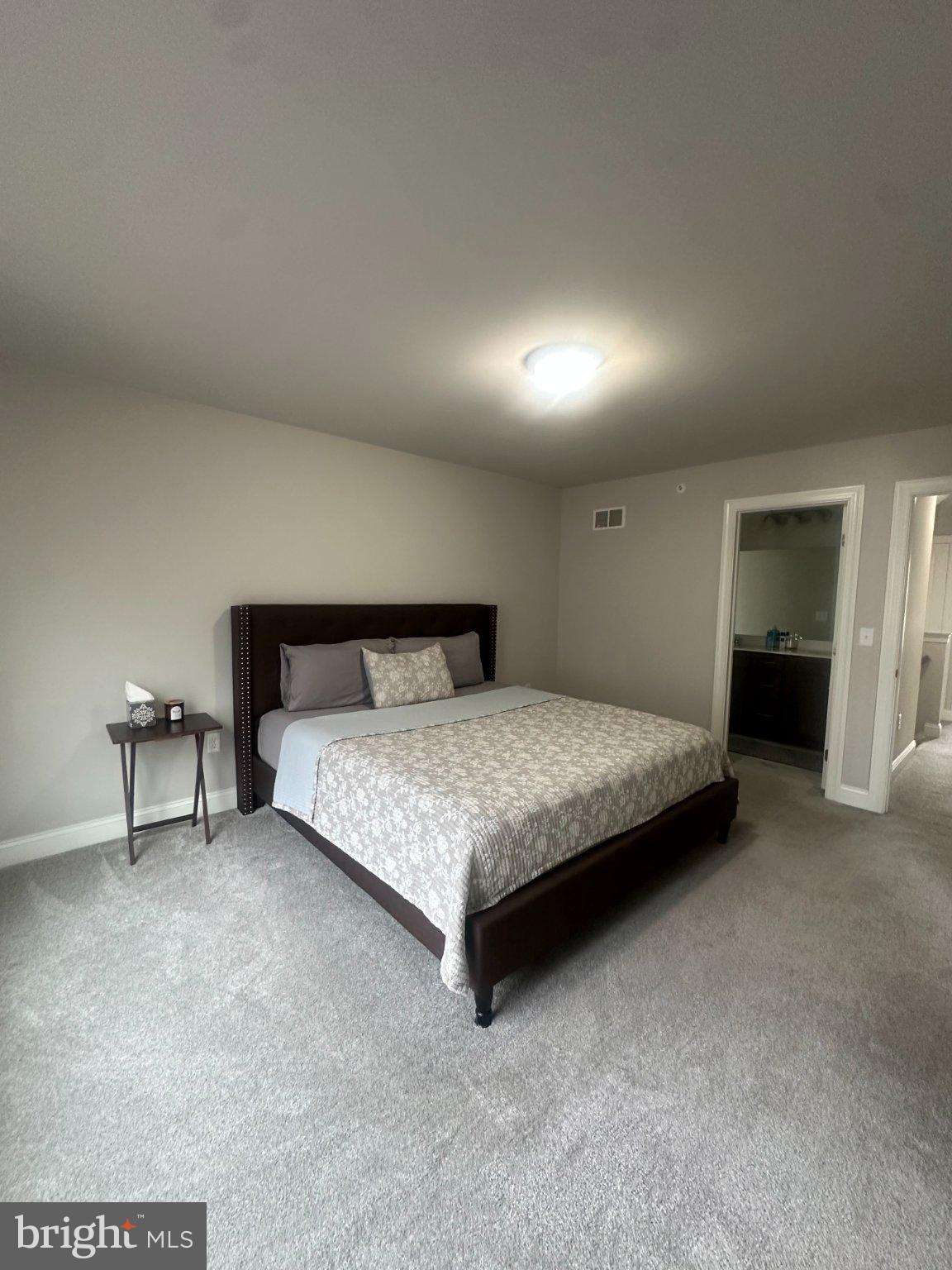 WOODLAND HILLS - Residential