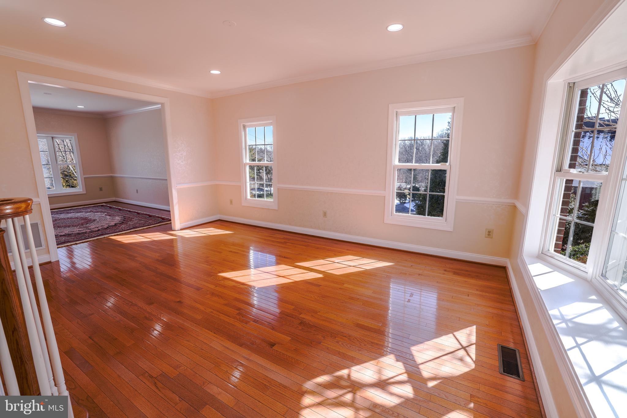 RIDINGS OF HORSHAM - Residential
