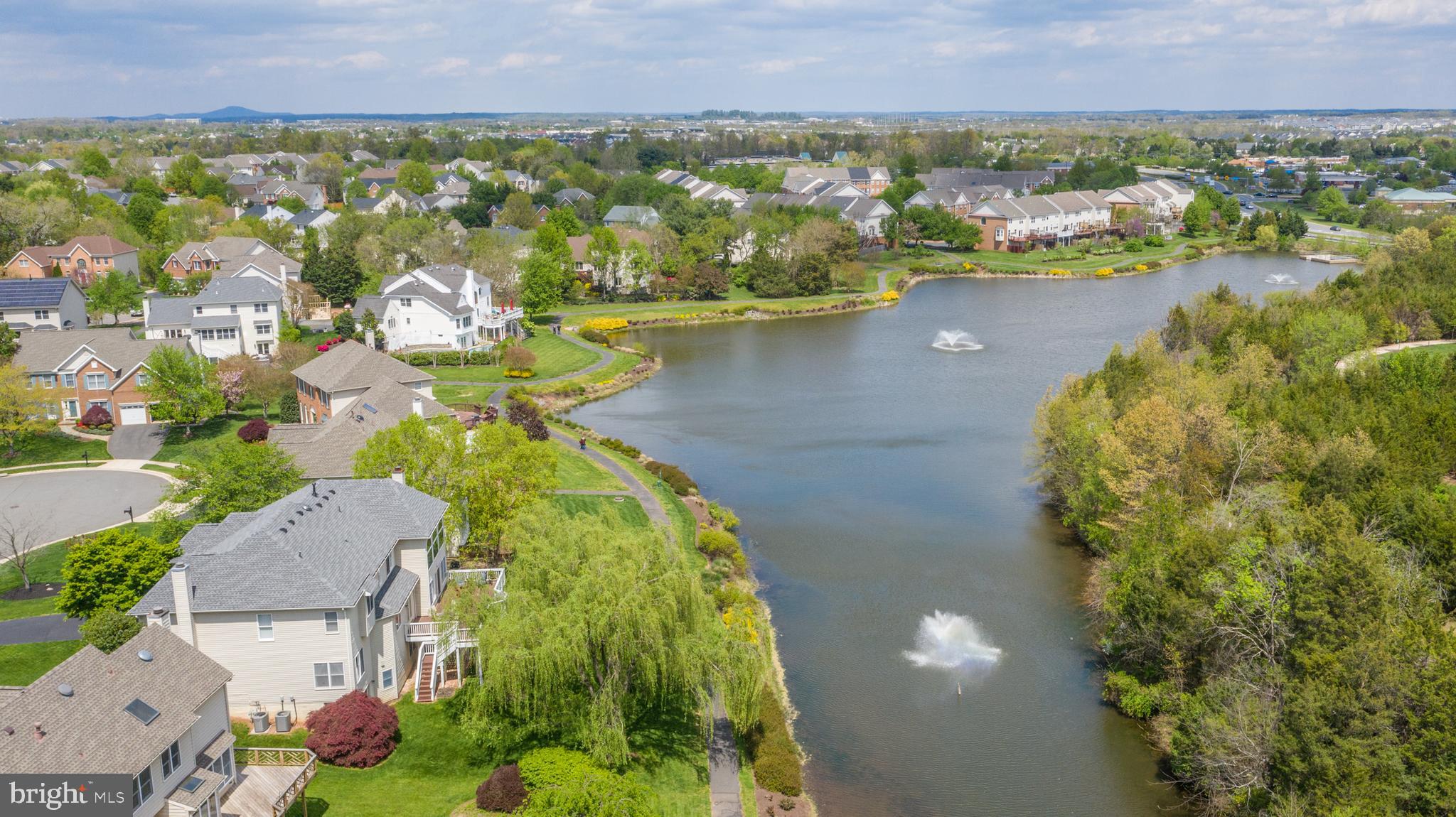 FARMWELL HUNT - Residential Lease