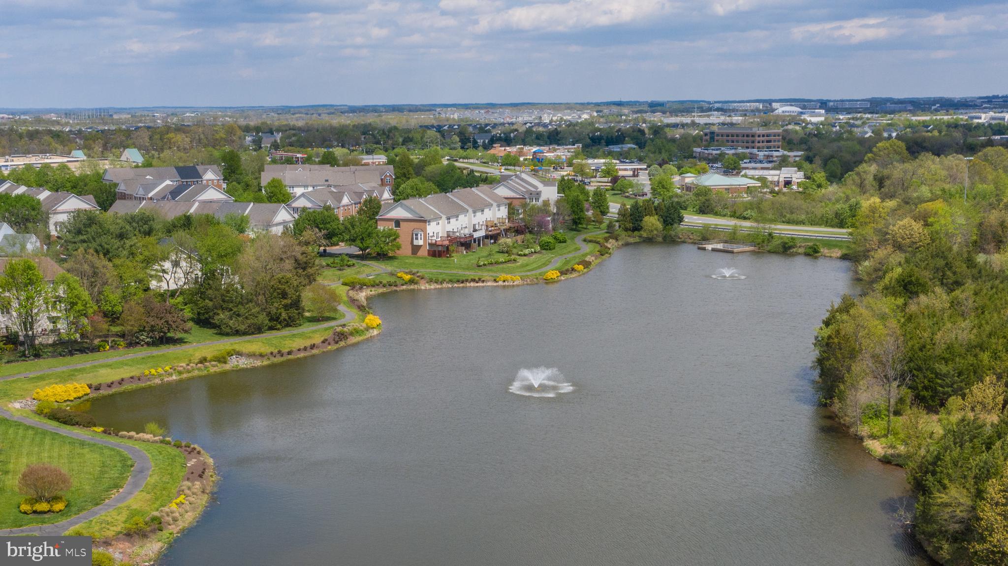 FARMWELL HUNT - Residential Lease