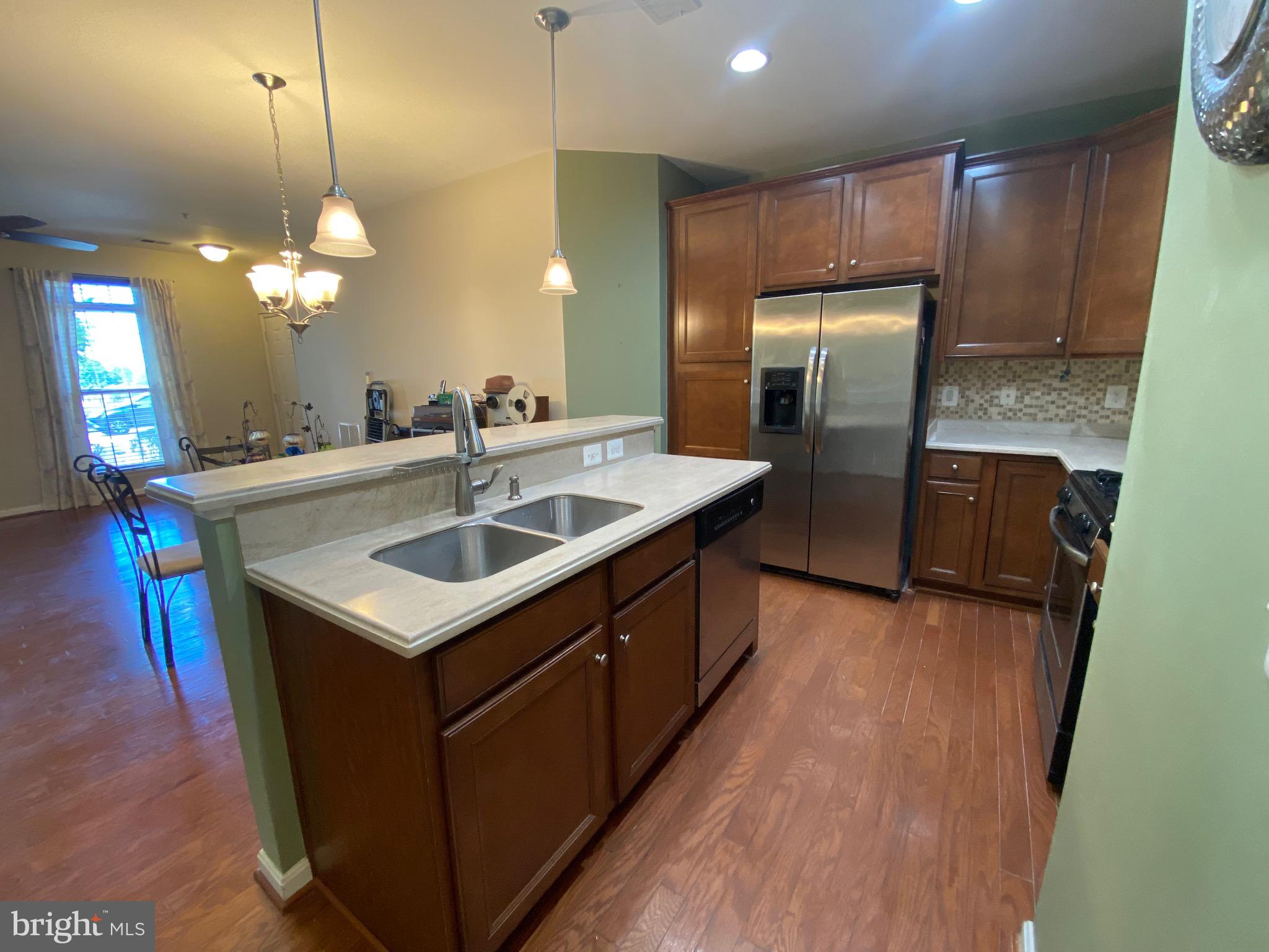 LEE SQUARE - Residential