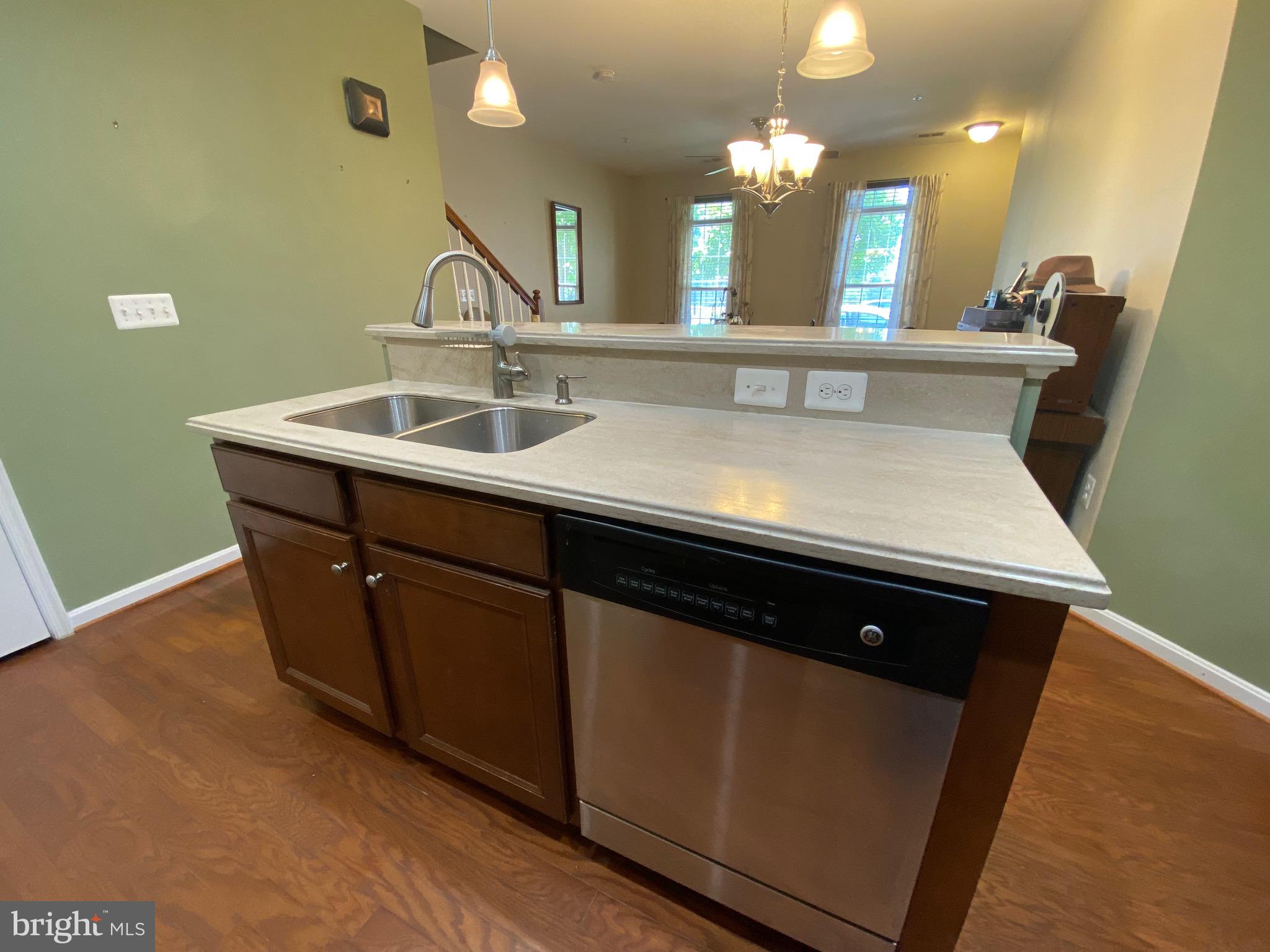 LEE SQUARE - Residential