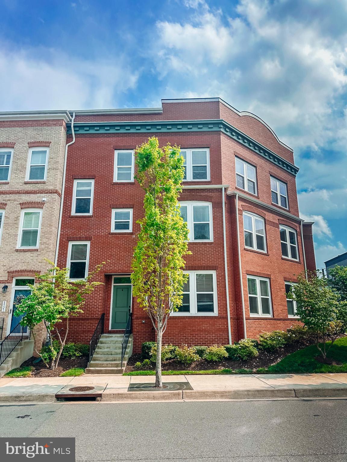 Discover this bright and spacious 3-bedroom, 2.5-bath end-unit townhome, ideally situated on a quiet street at the back of the neighborhood. Just a short walk from all the shops, dining, and charm of Old Town Manassas. This townhome is a commuter's dream with an attached garage and easy access to major highways and the VRE. The open floor plan is filled with natural light, and the versatile second-level loft offers the perfect space for a home office, TV room, or reading nook. Enjoy the back patio on a nice Summer night.  Pets Case by Case - 2 year lease preferred