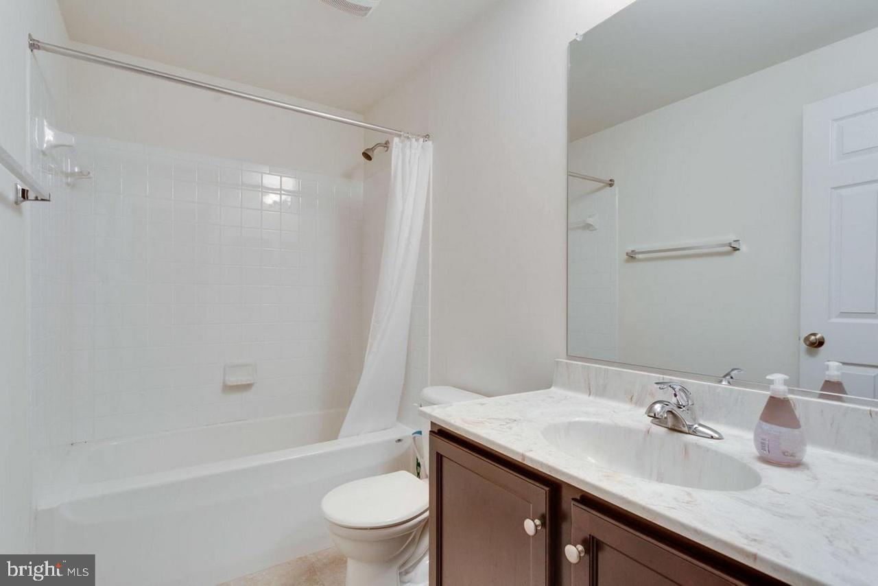 SEASONS LANDING - Residential Lease