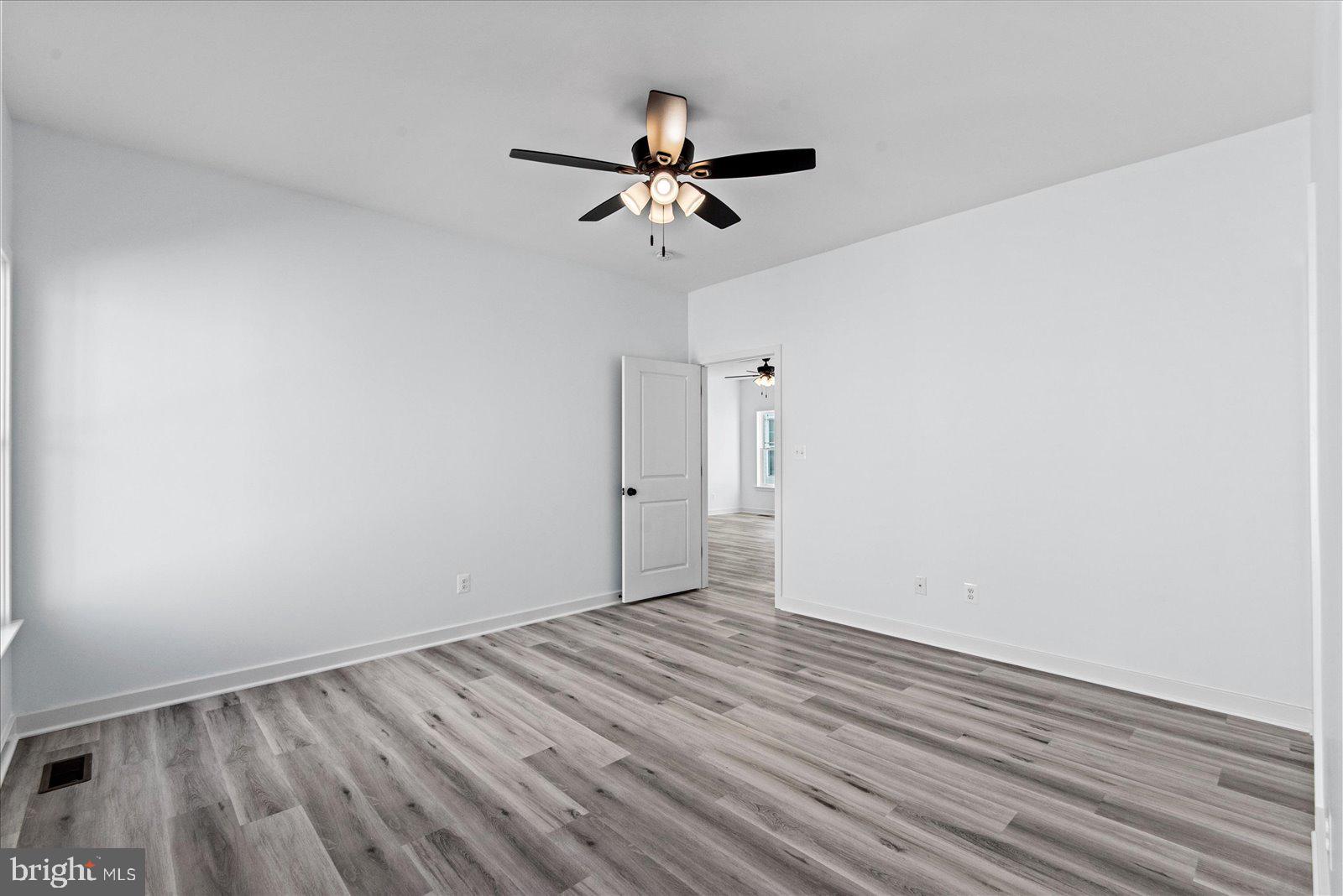 CLASSIC SHORES - Residential