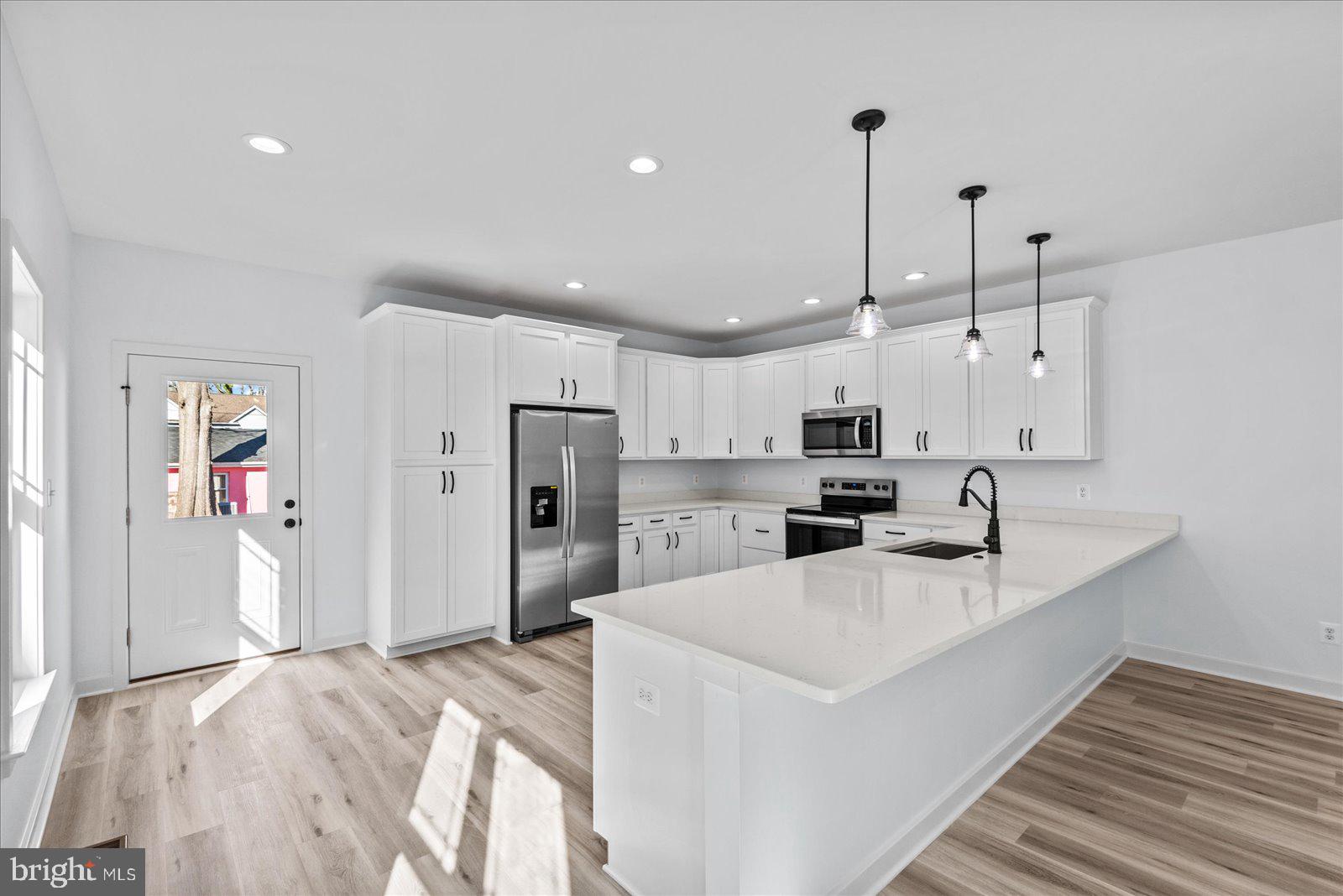 CLASSIC SHORES - Residential