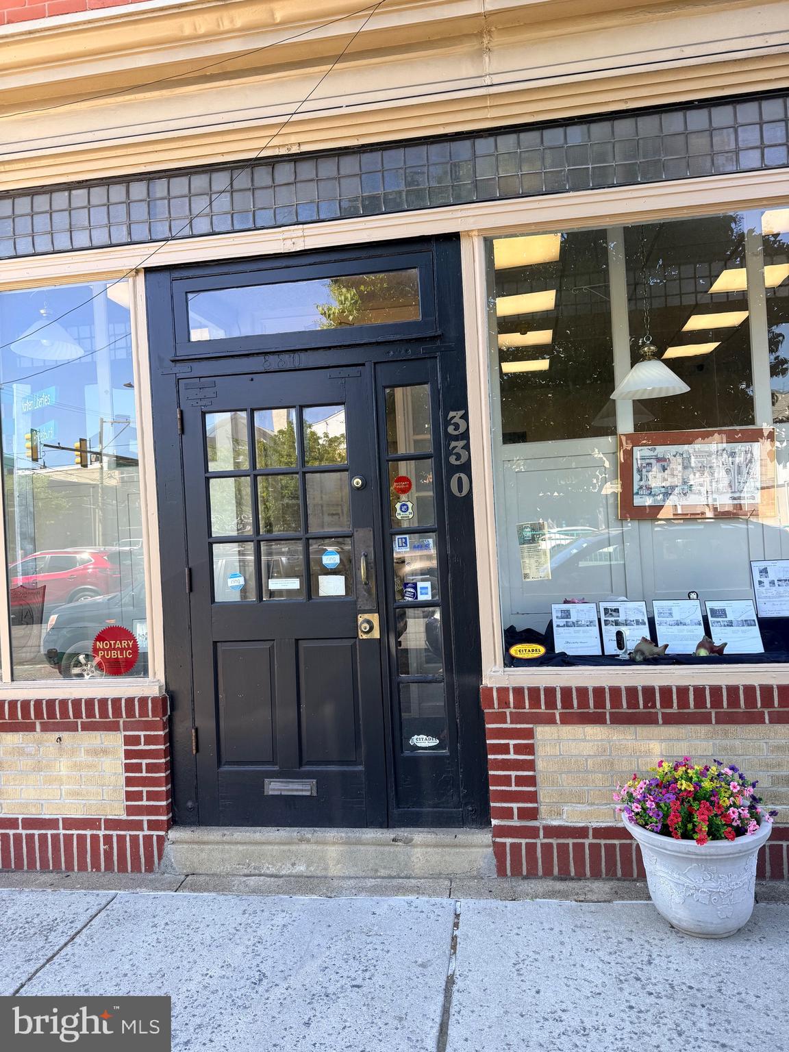 FISHTOWN - Commercial Sale