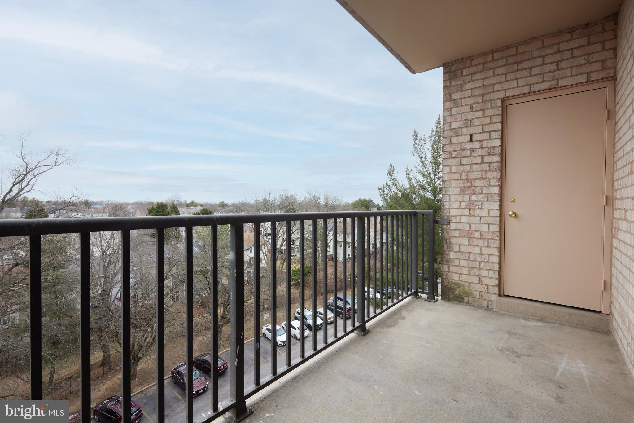 COLUMBIA TOWERS - Residential