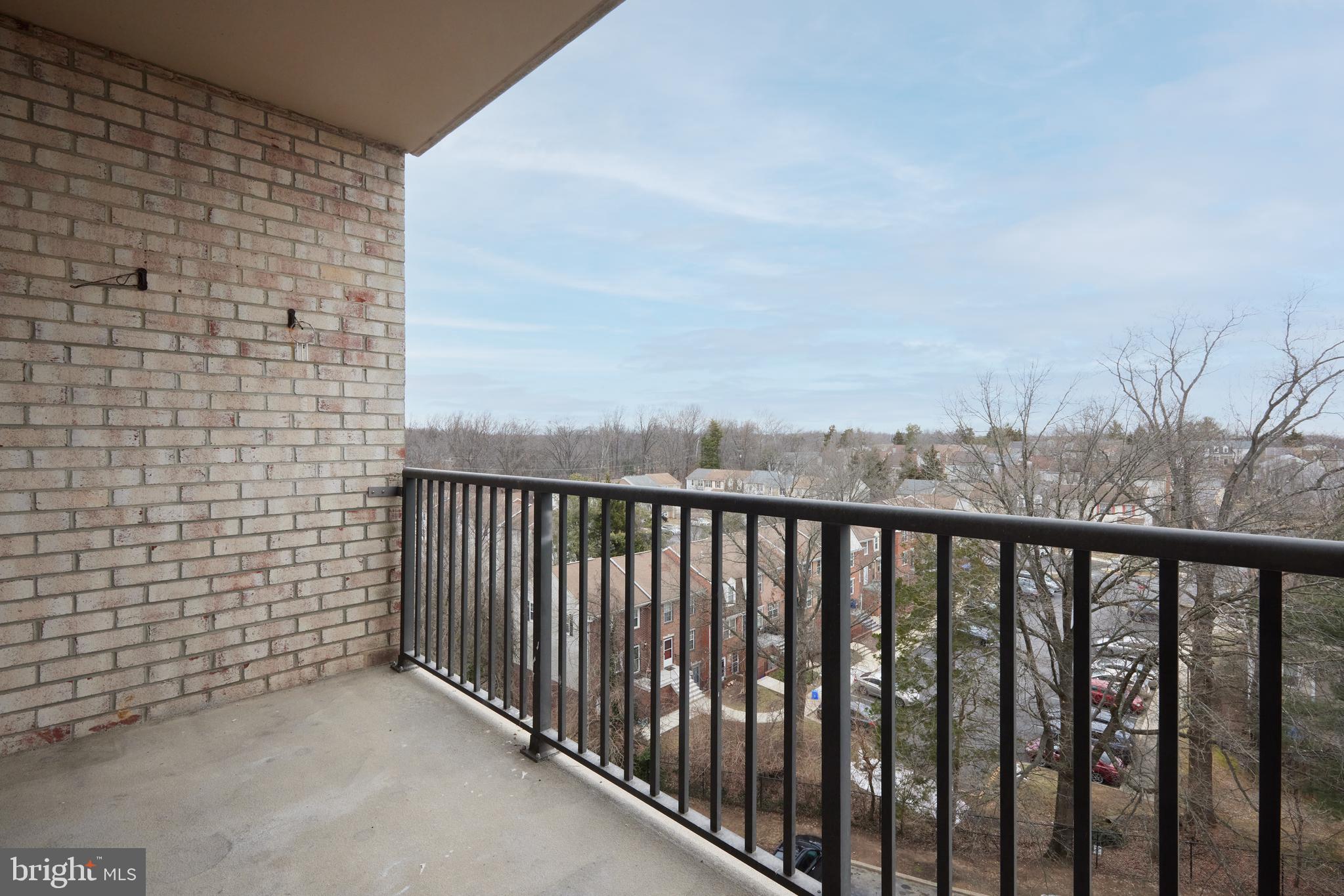 COLUMBIA TOWERS - Residential