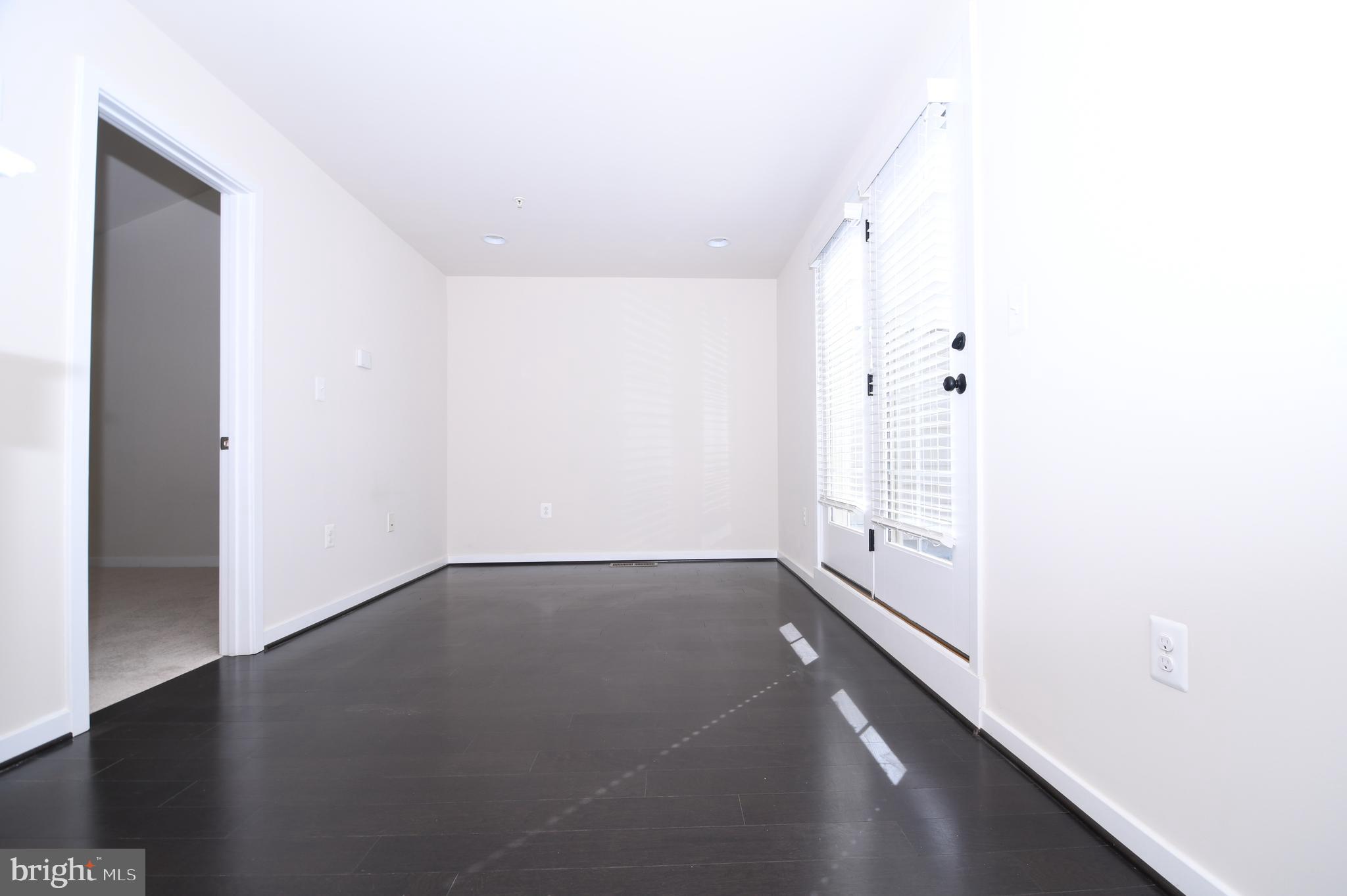 GLENMONT METROCENTRE - Residential Lease
