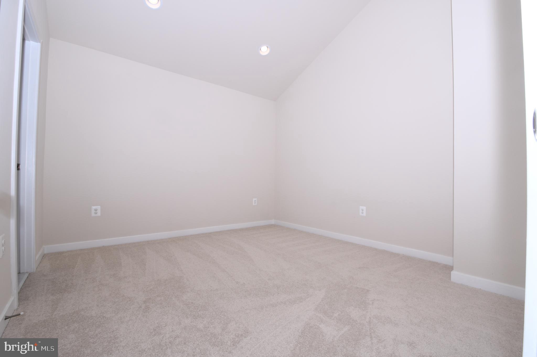 GLENMONT METROCENTRE - Residential Lease