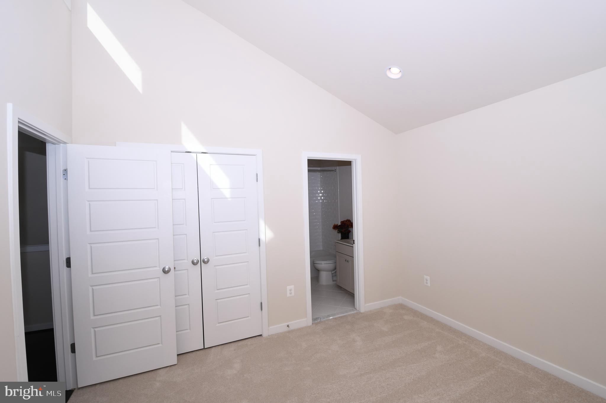 GLENMONT METROCENTRE - Residential Lease