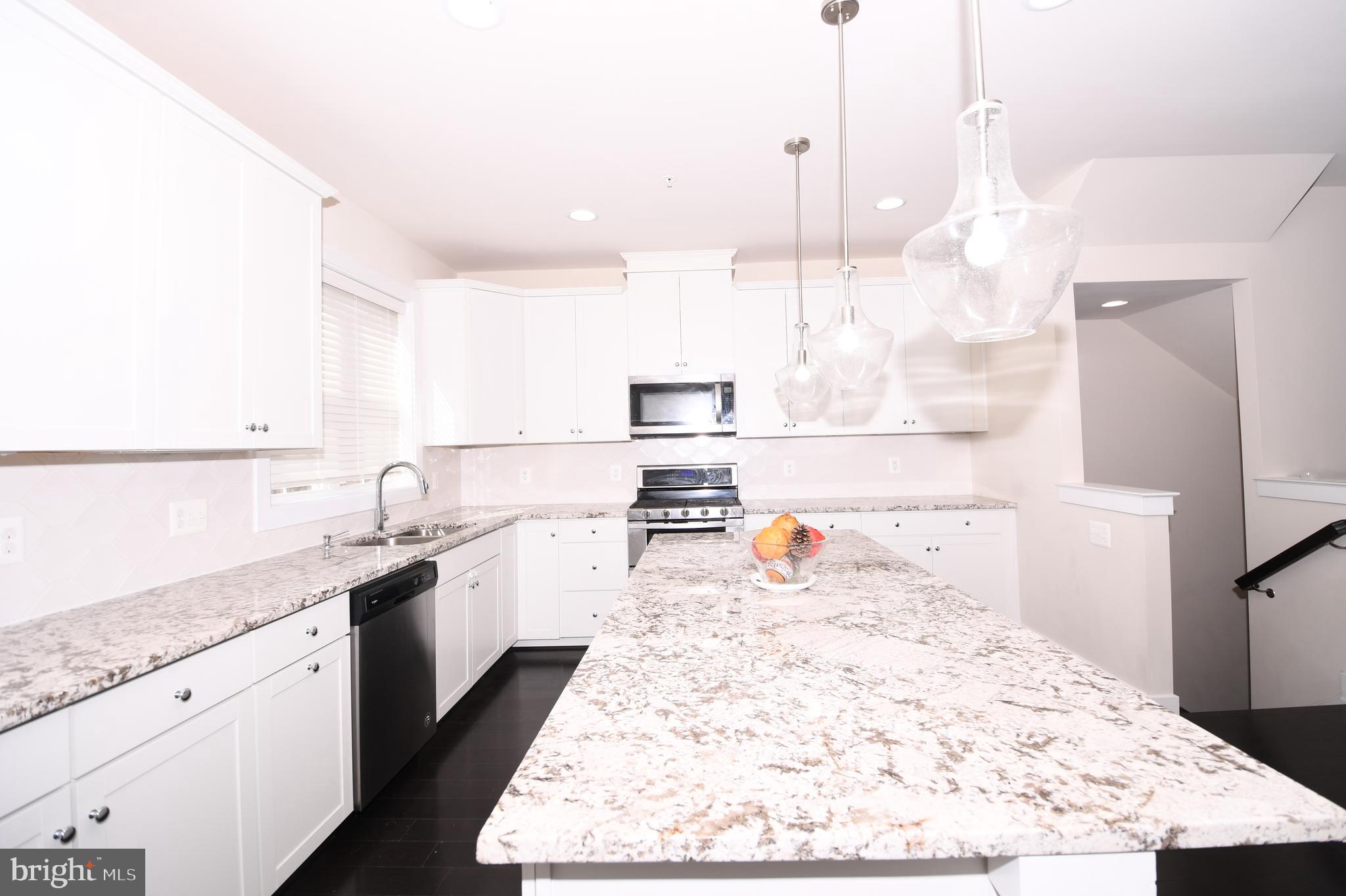 GLENMONT METROCENTRE - Residential Lease
