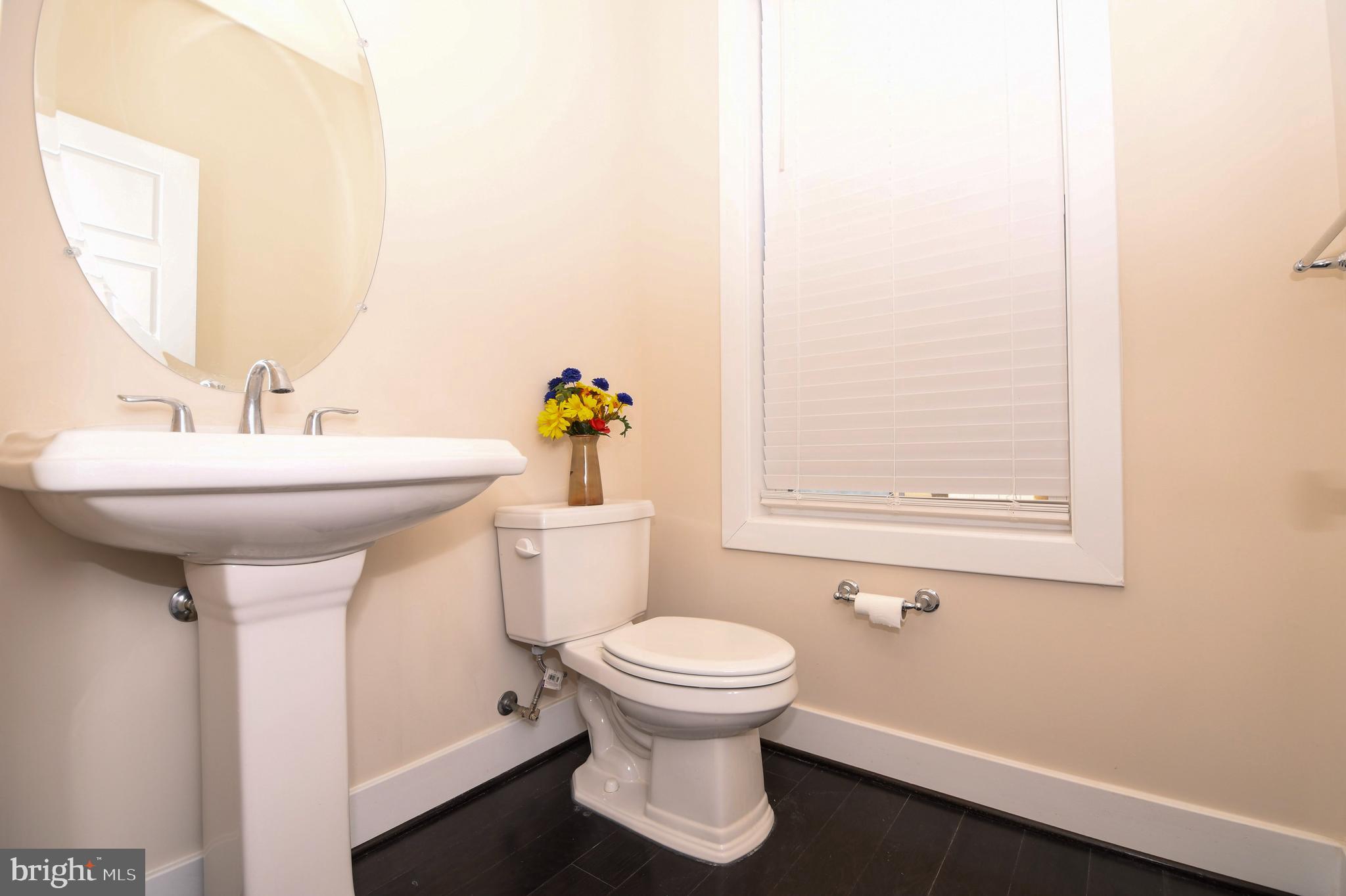 GLENMONT METROCENTRE - Residential Lease