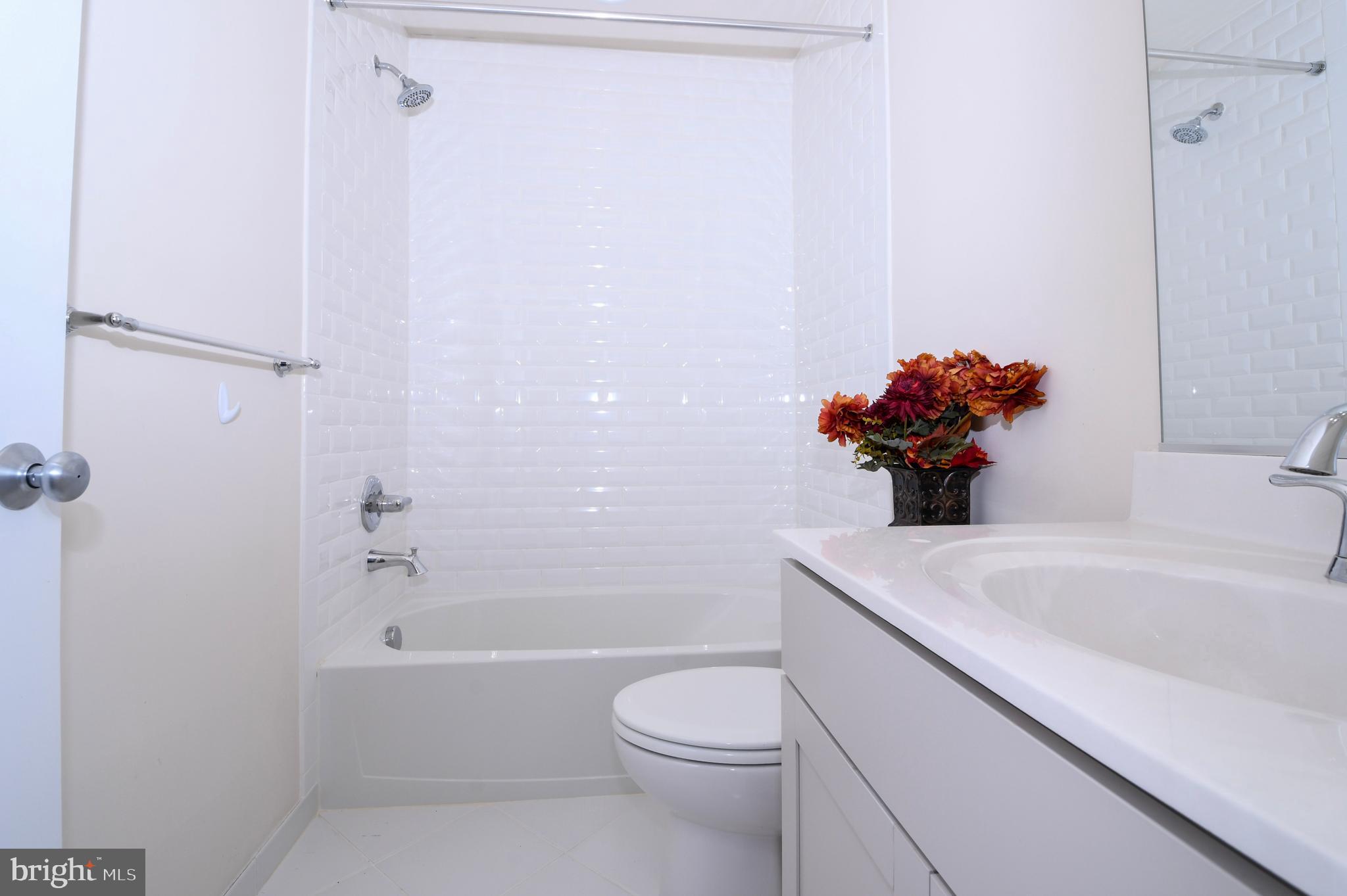 GLENMONT METROCENTRE - Residential Lease