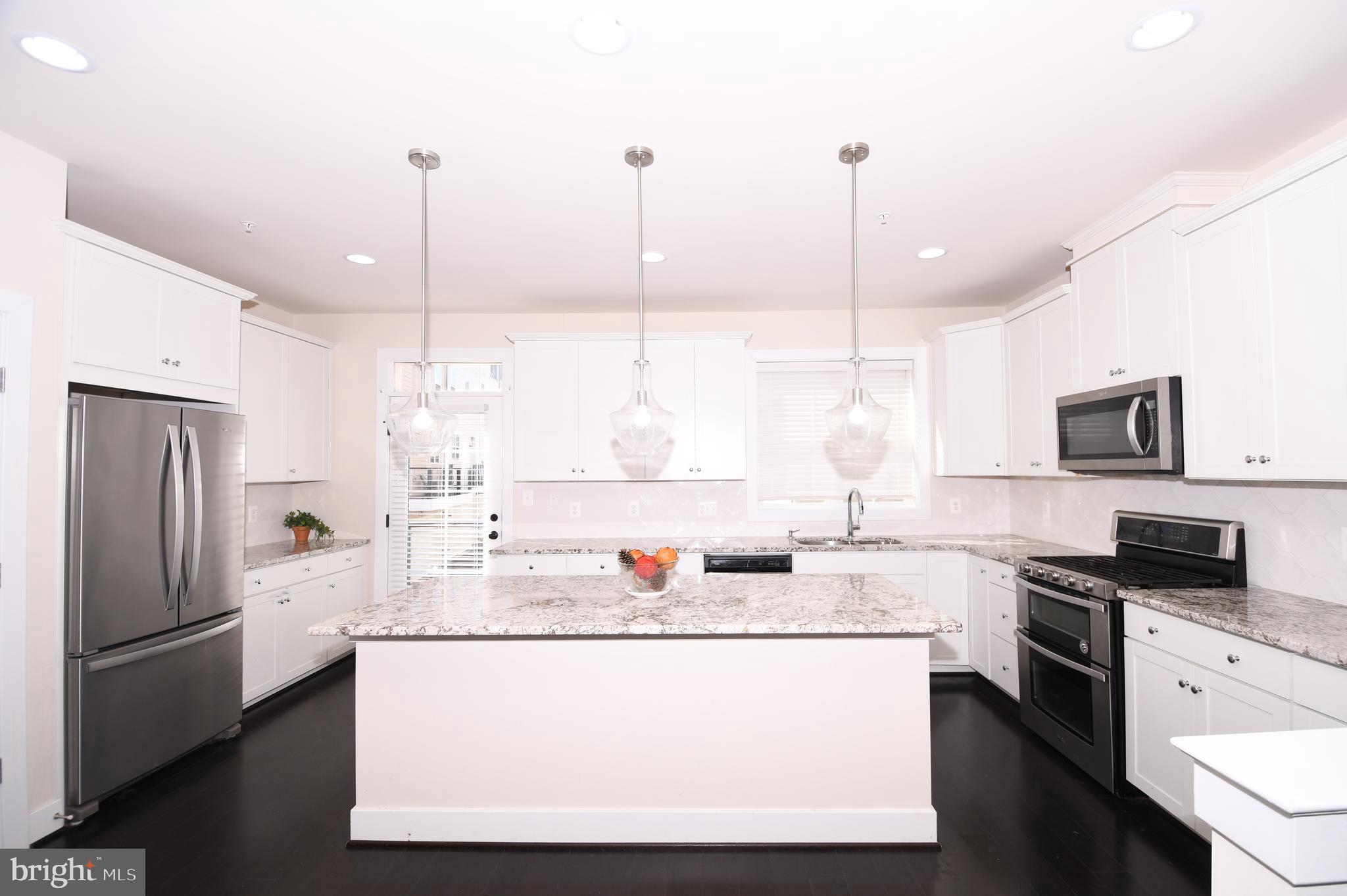 GLENMONT METROCENTRE - Residential Lease