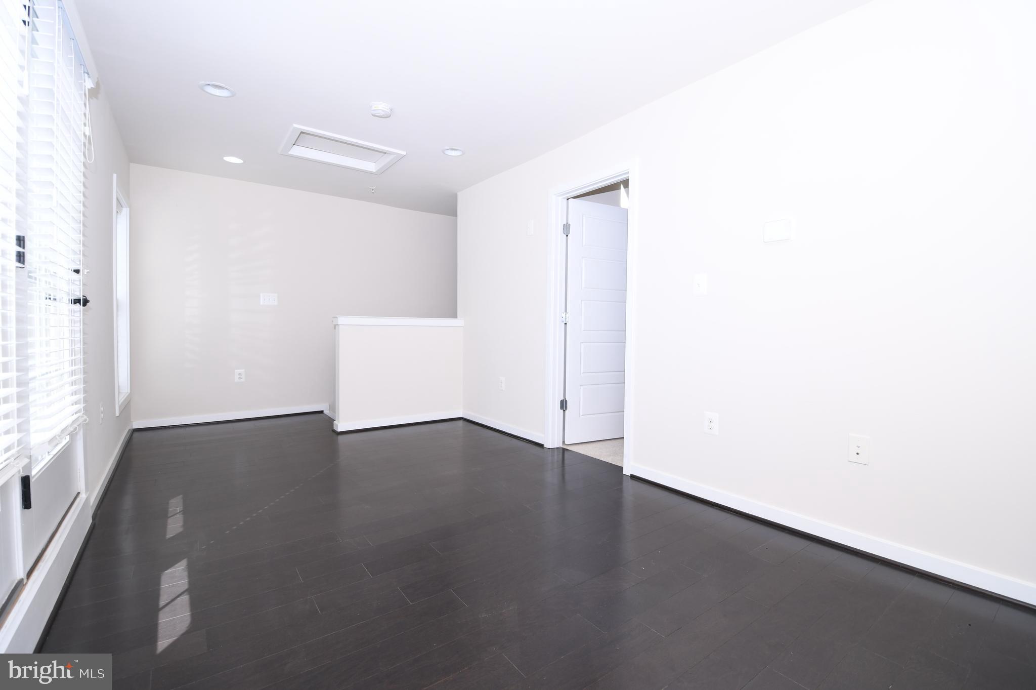 GLENMONT METROCENTRE - Residential Lease