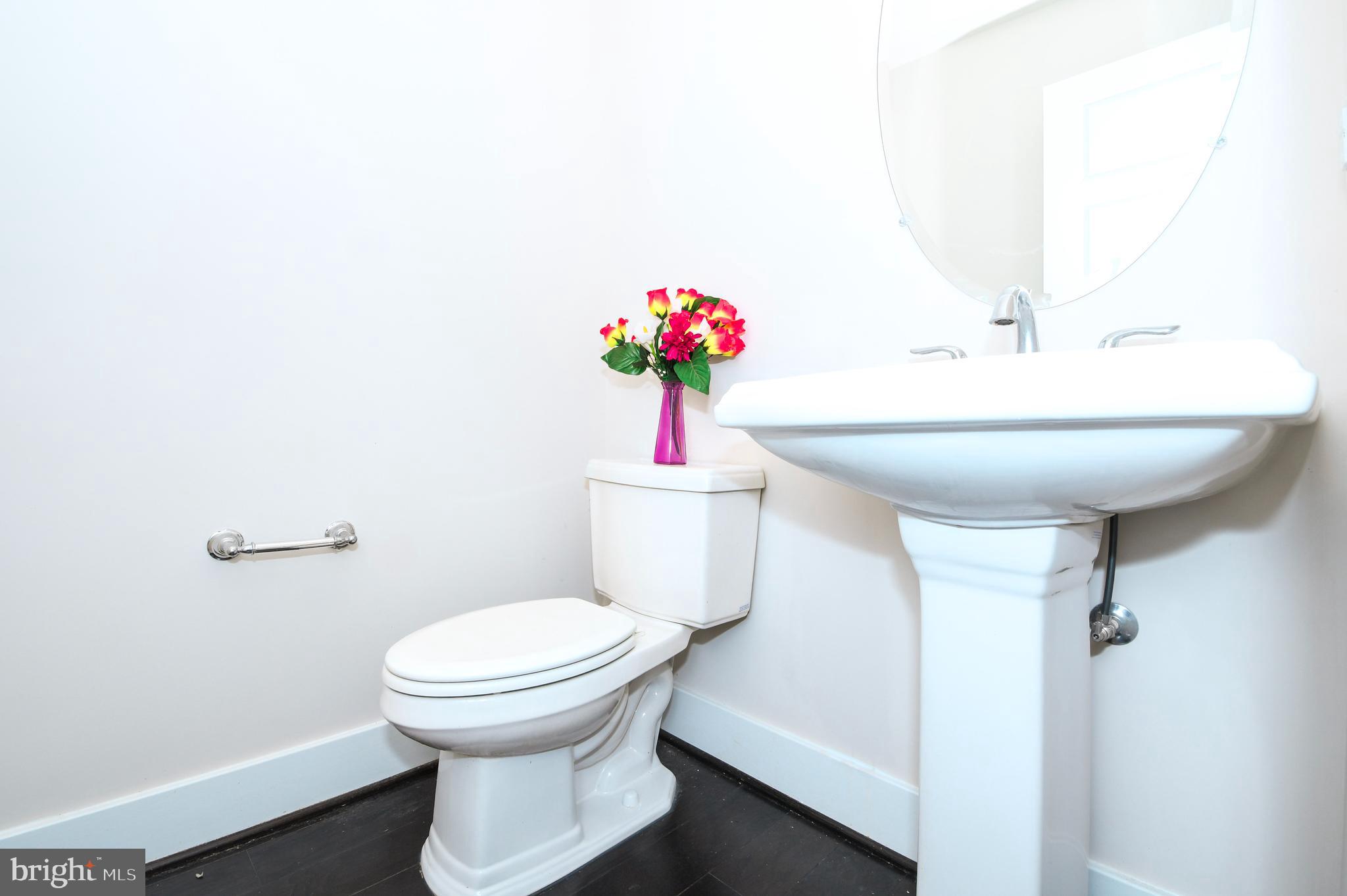 GLENMONT METROCENTRE - Residential Lease