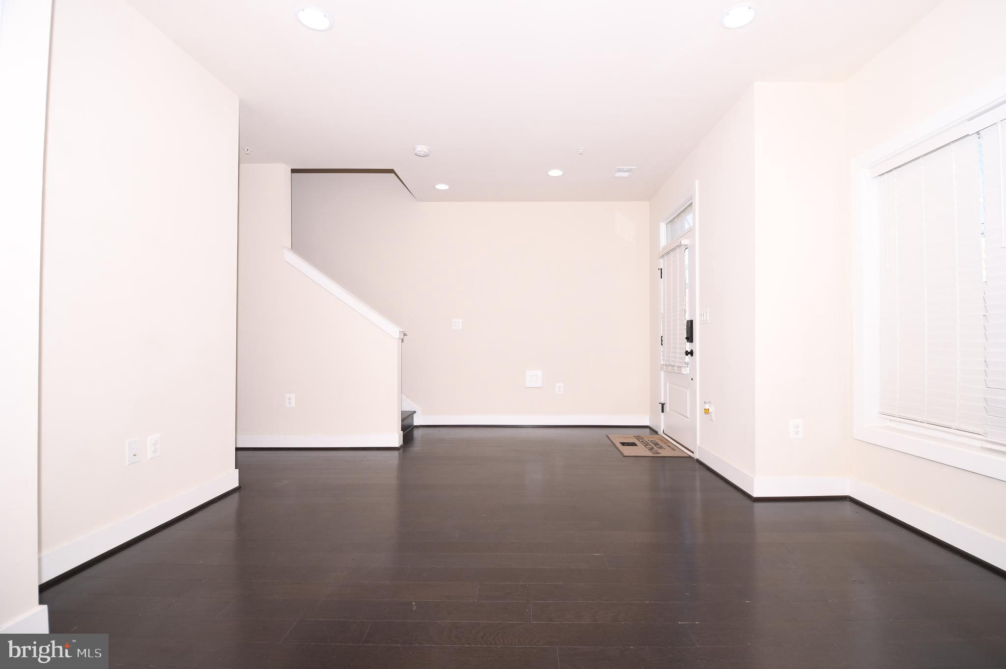 GLENMONT METROCENTRE - Residential Lease