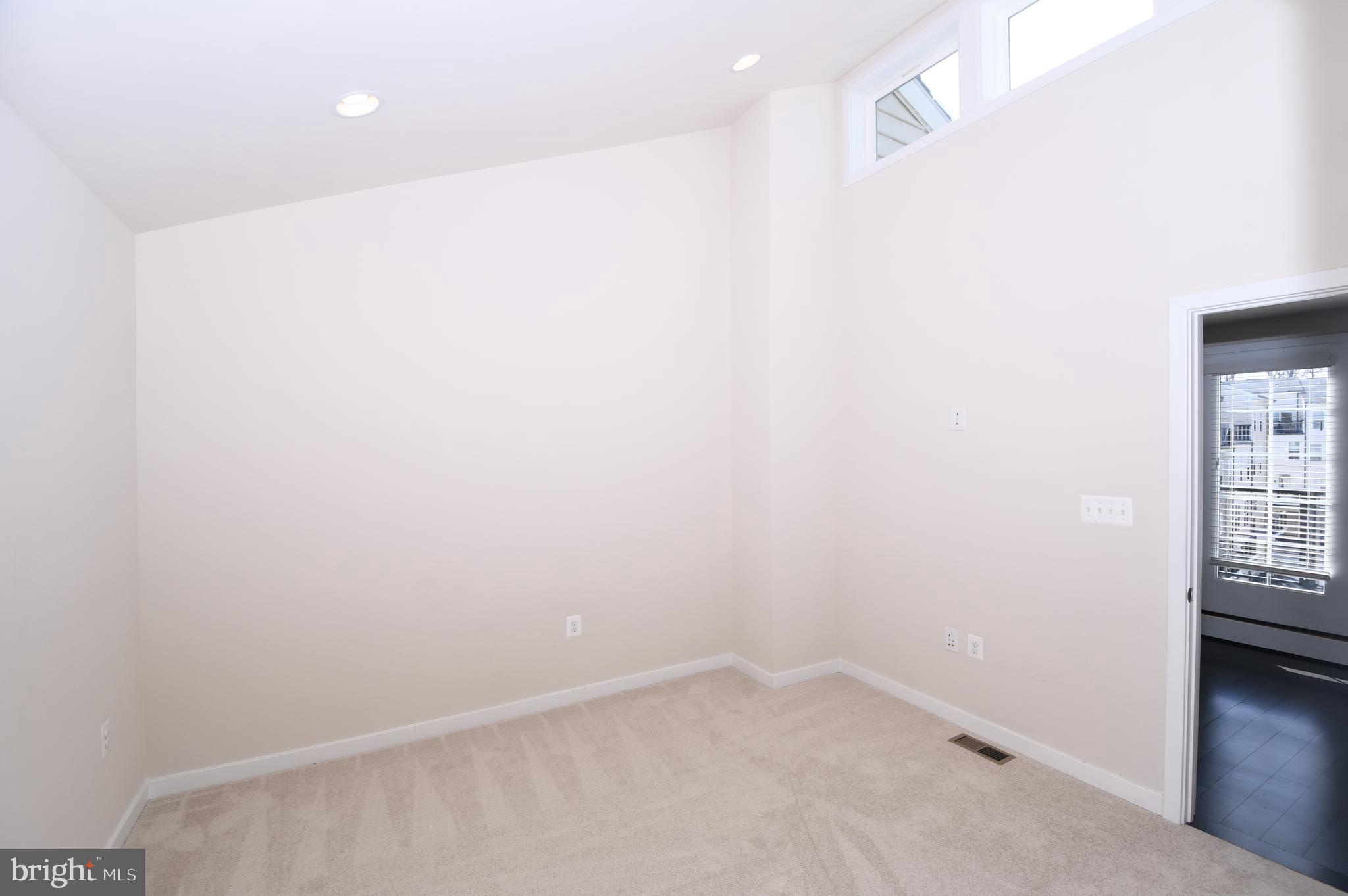 GLENMONT METROCENTRE - Residential Lease