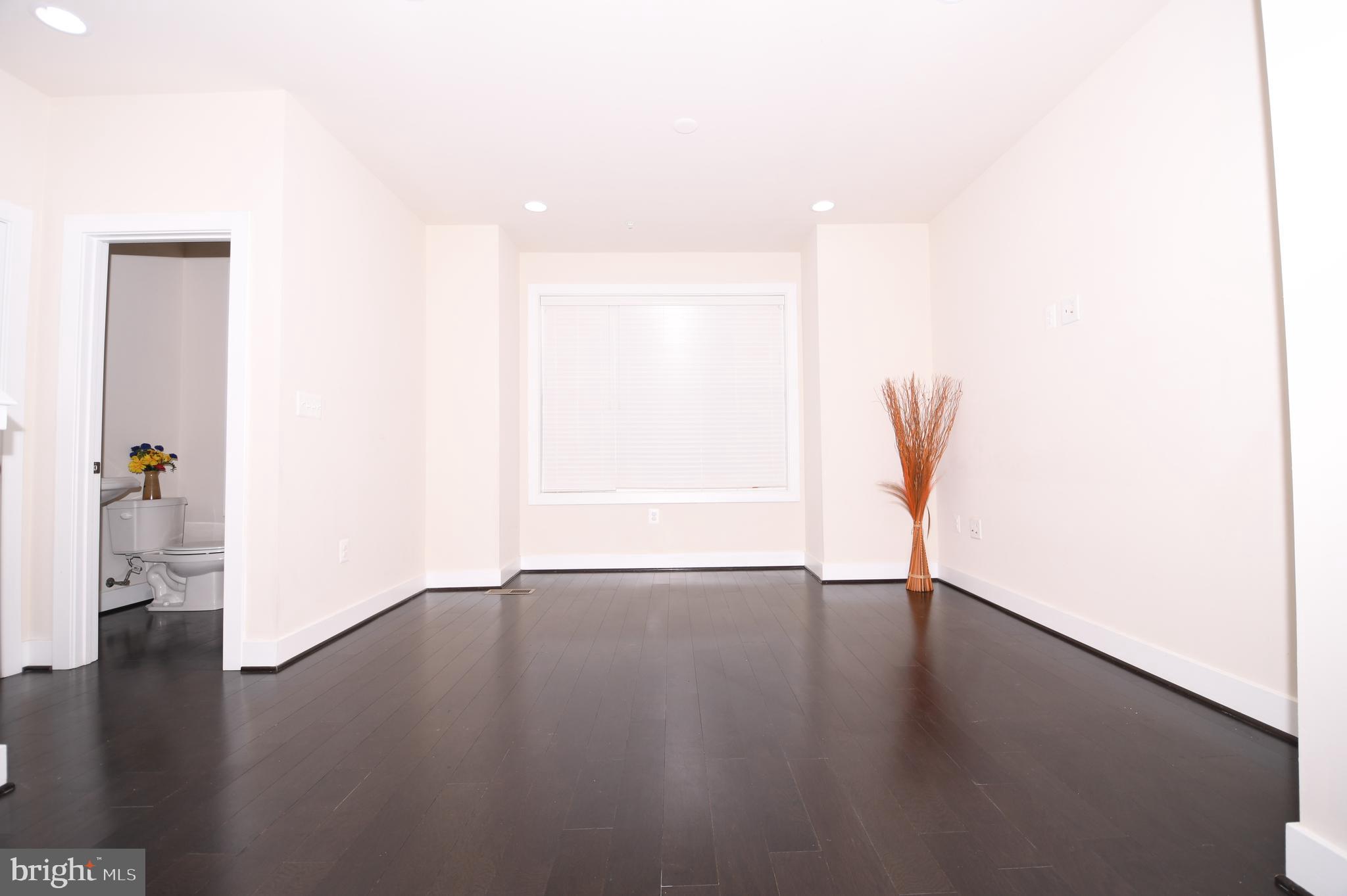 GLENMONT METROCENTRE - Residential Lease