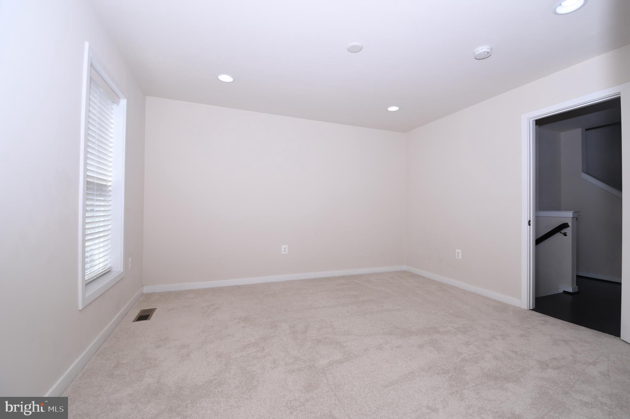 GLENMONT METROCENTRE - Residential Lease