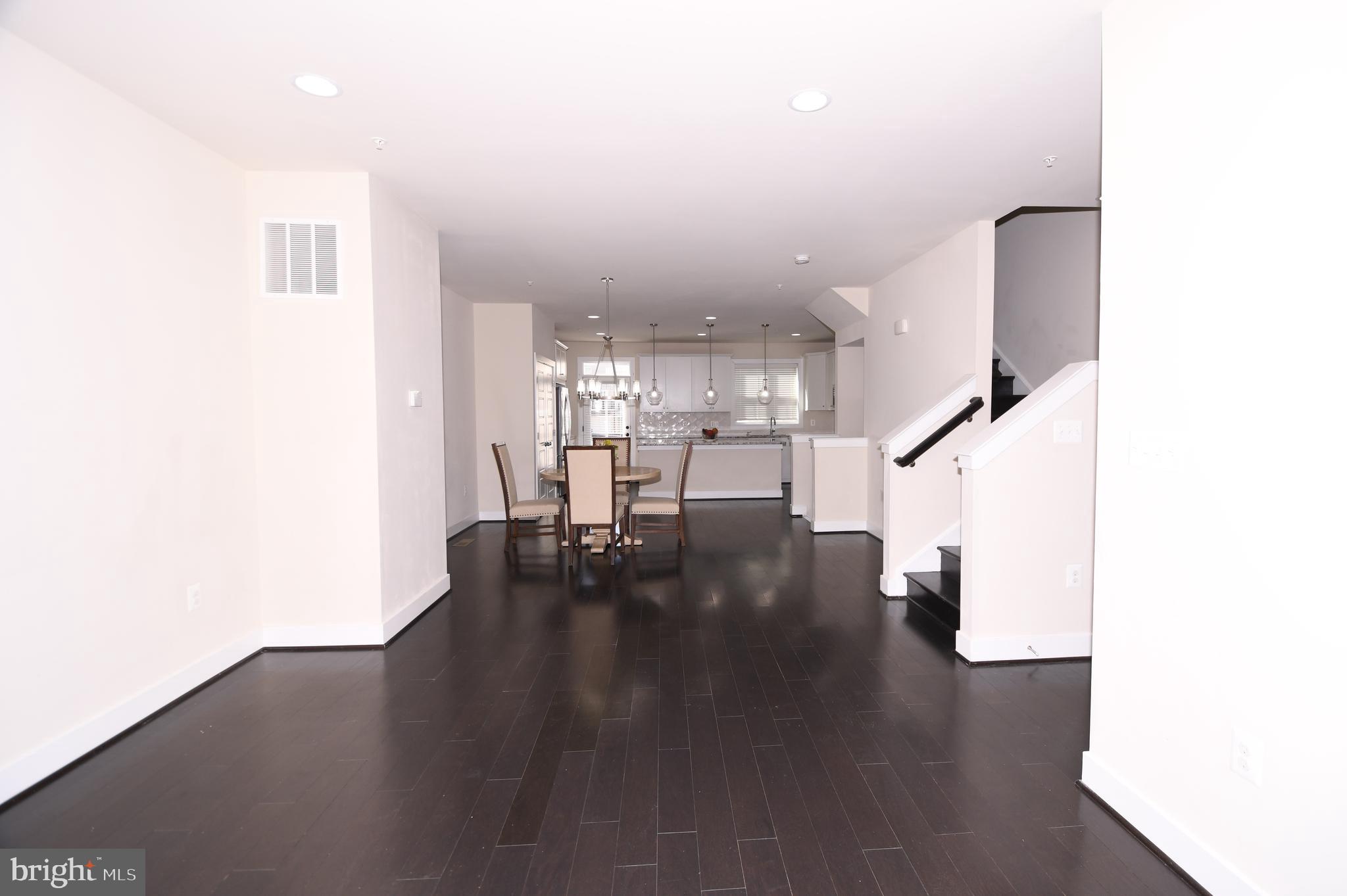 GLENMONT METROCENTRE - Residential Lease