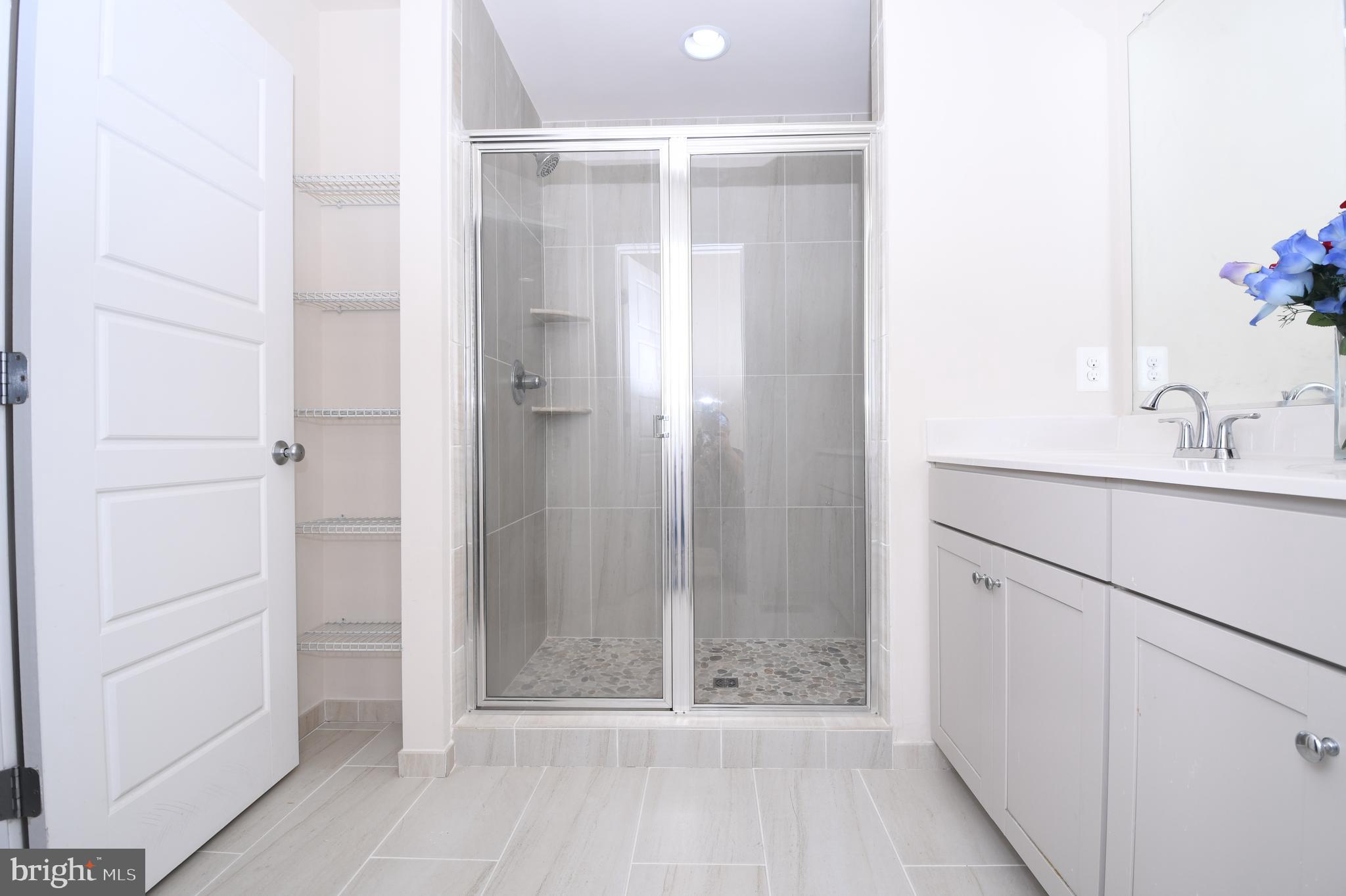 GLENMONT METROCENTRE - Residential Lease