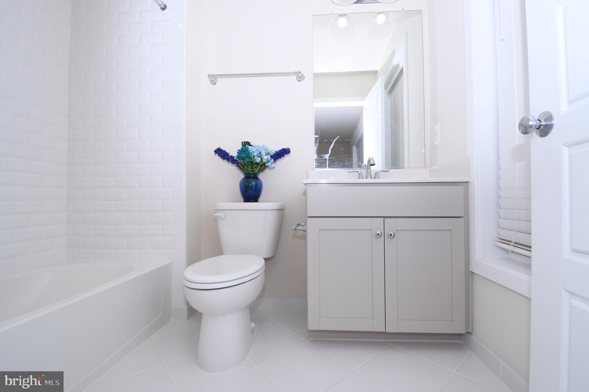 GLENMONT METROCENTRE - Residential Lease
