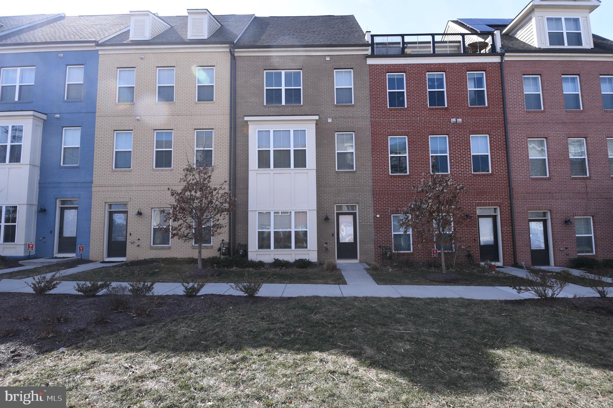 GLENMONT METROCENTRE - Residential Lease