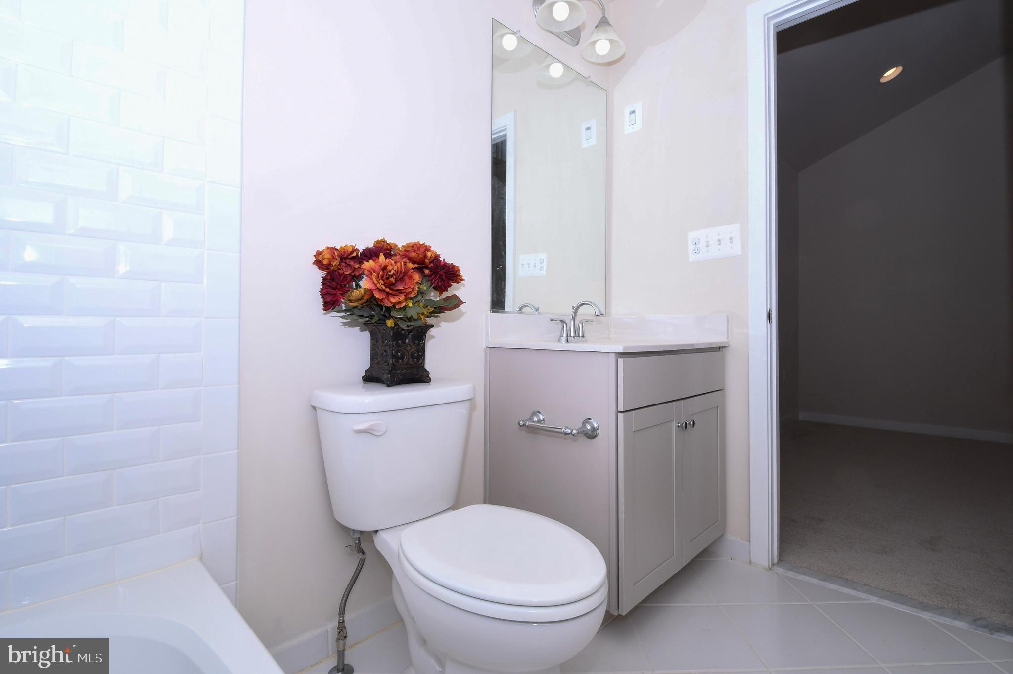 GLENMONT METROCENTRE - Residential Lease
