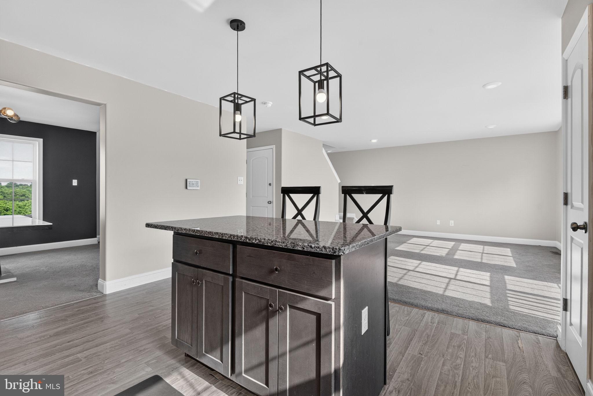 CREEKSIDE - Residential