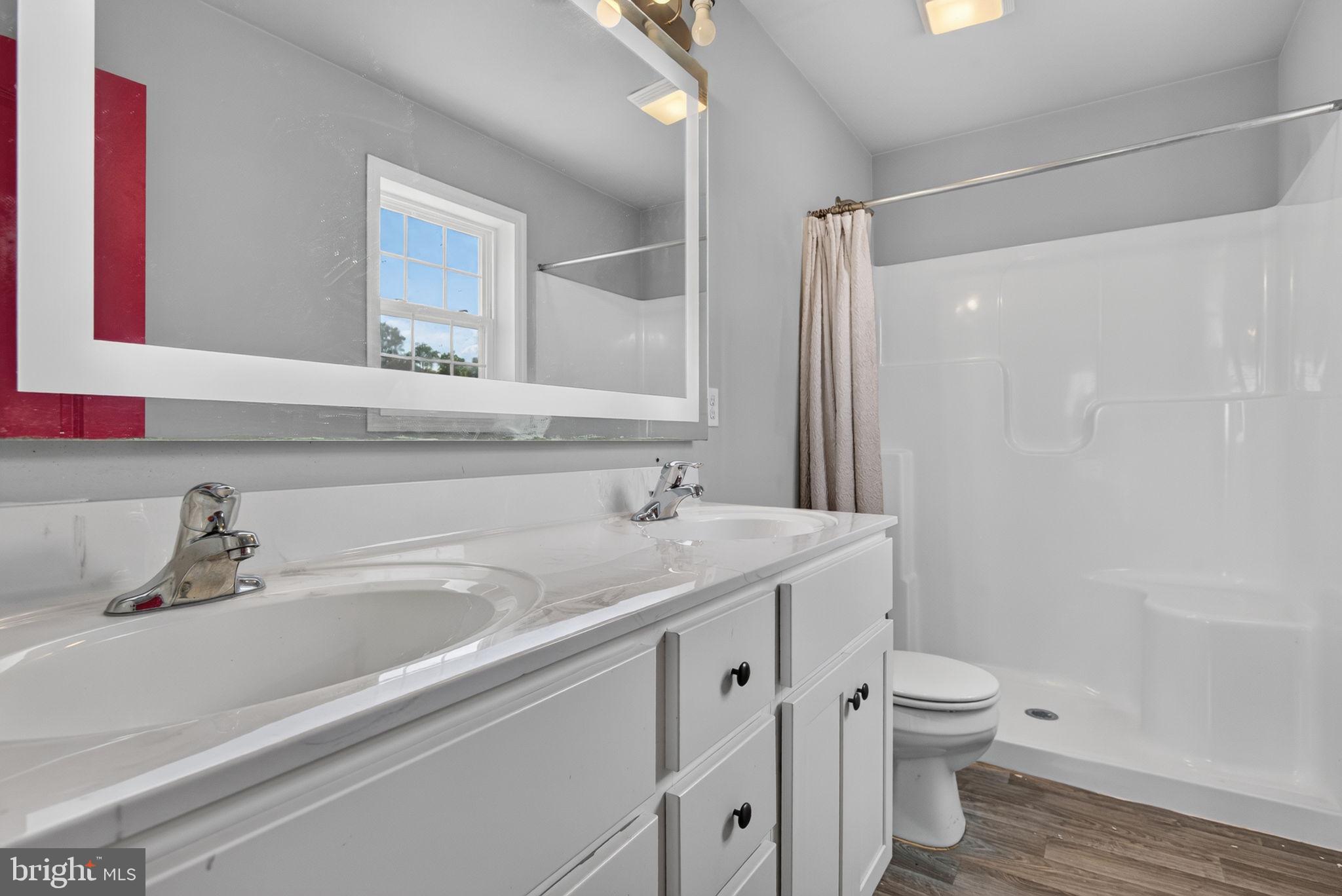 CREEKSIDE - Residential