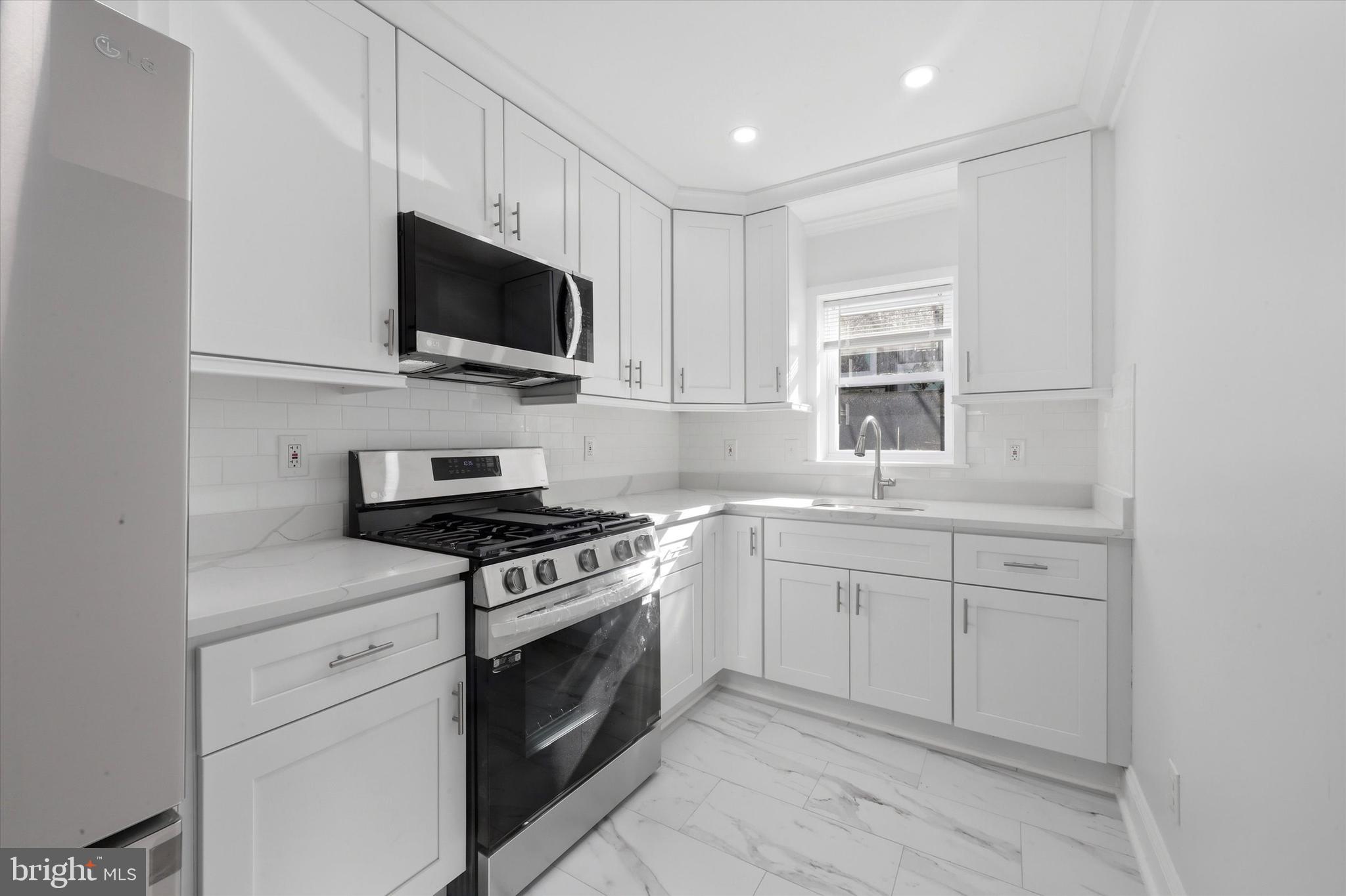 OLDE KENSINGTON - Residential