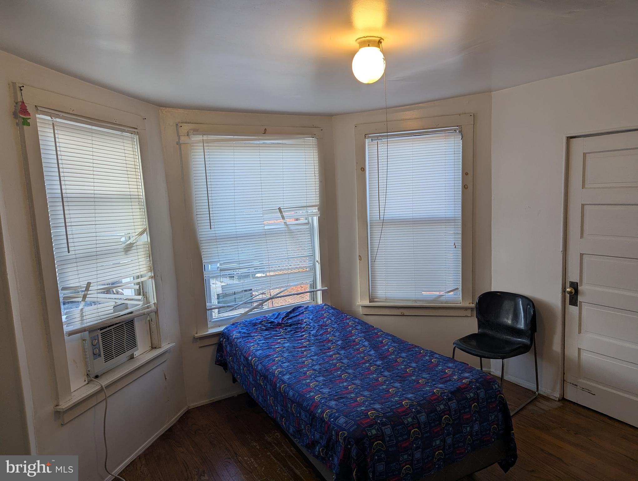 BELAIR-EDISON - Commercial Sale