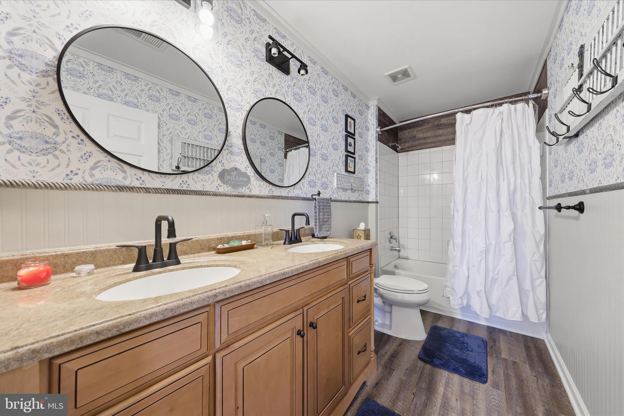 BROOKFIELD - Residential