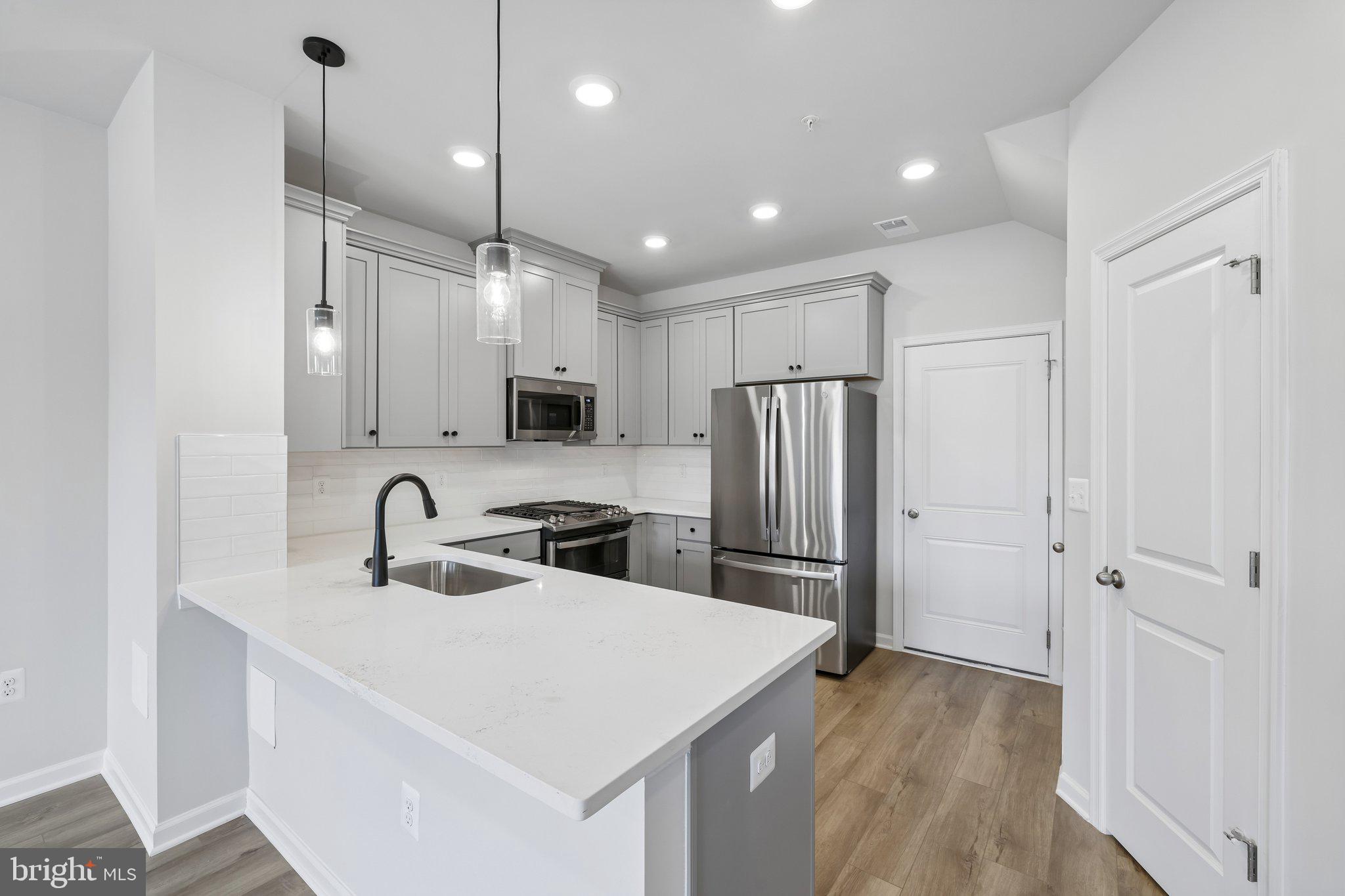 MONTGOMERY VILLAGE - Residential
