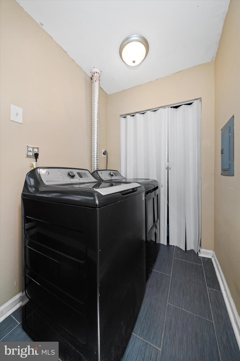 CHELSEA ESTATES - Residential