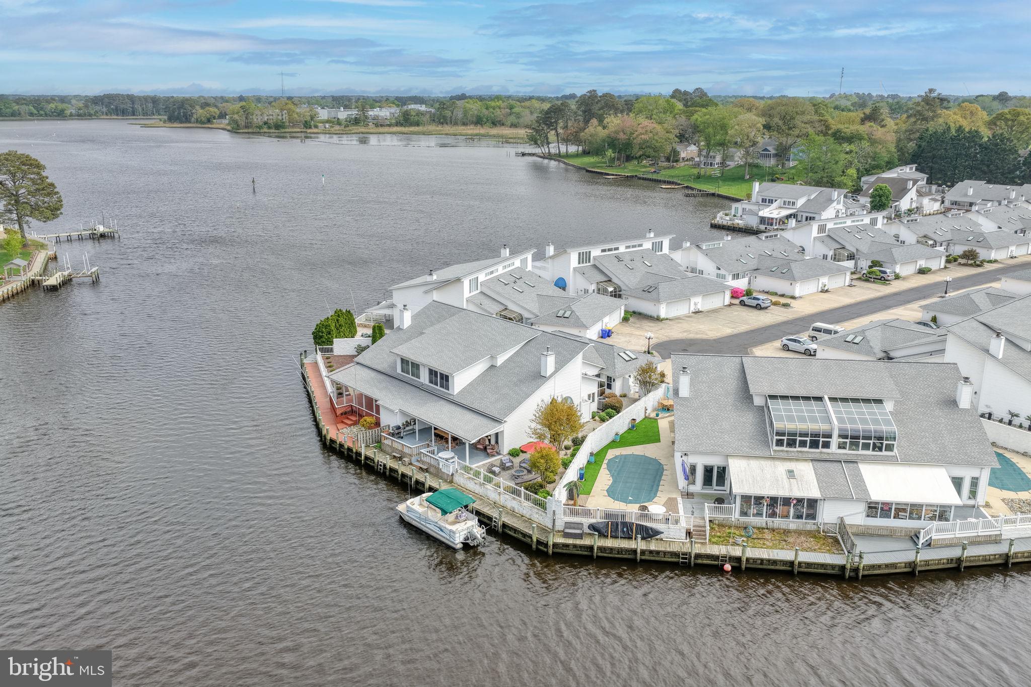 HUNTERS POINTE - Residential