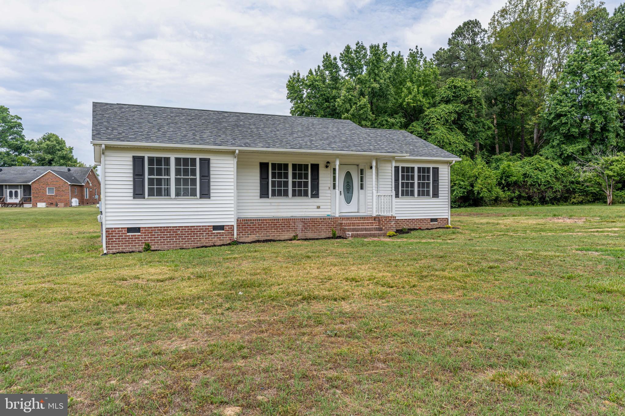 Completely Updated Single Family House on over an acre flat lot . All new Kitchen with 42" shaker White Cabinets with Quartez Counter Tops with Stainless Steel Appliances. NEW LVP Flooring through Out. New Bathrooms with new vanities, Toilets, tub and custom ceramic tile work. New washer and dryer. NEW Roof, gutters.